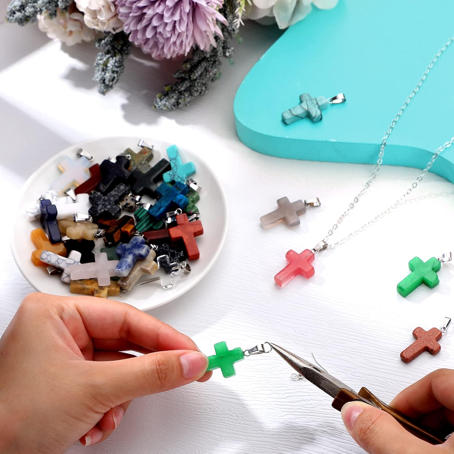 Inbagi 100 Pcs Natural Crystal Charms Bulk Assorted Stone Pendant Gemstone Pendants Charms Crystal Pocket Carved Quartz Chakra Reiki Beads Decor for Jewelry Making DIY Necklace Bracelet (Cross Style)