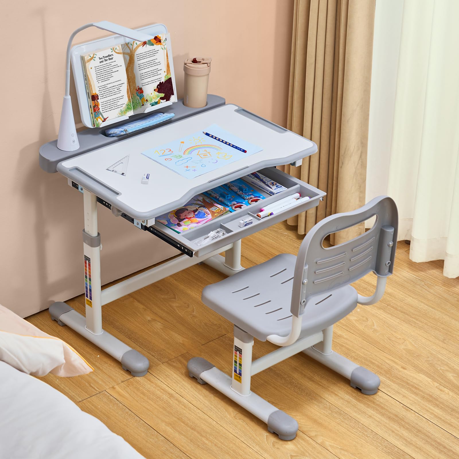VEVOR Ensemble Chaise et Bureau pour Enfants avec Lampe de Table, Table et Chaise d'étude, Hauteur réglable et inclinés de 0 à 40°, pour Lecture, Apprentissage, pour Chambre et Salle d'étude, Gris
