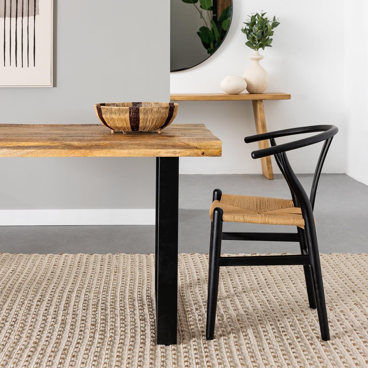 LOLAhome - Pack de 4 sillas de Comedor Ming de Madera de Olmo Color Negro con Asiento de Cuerda de Fibra de Papel en Tono Natural