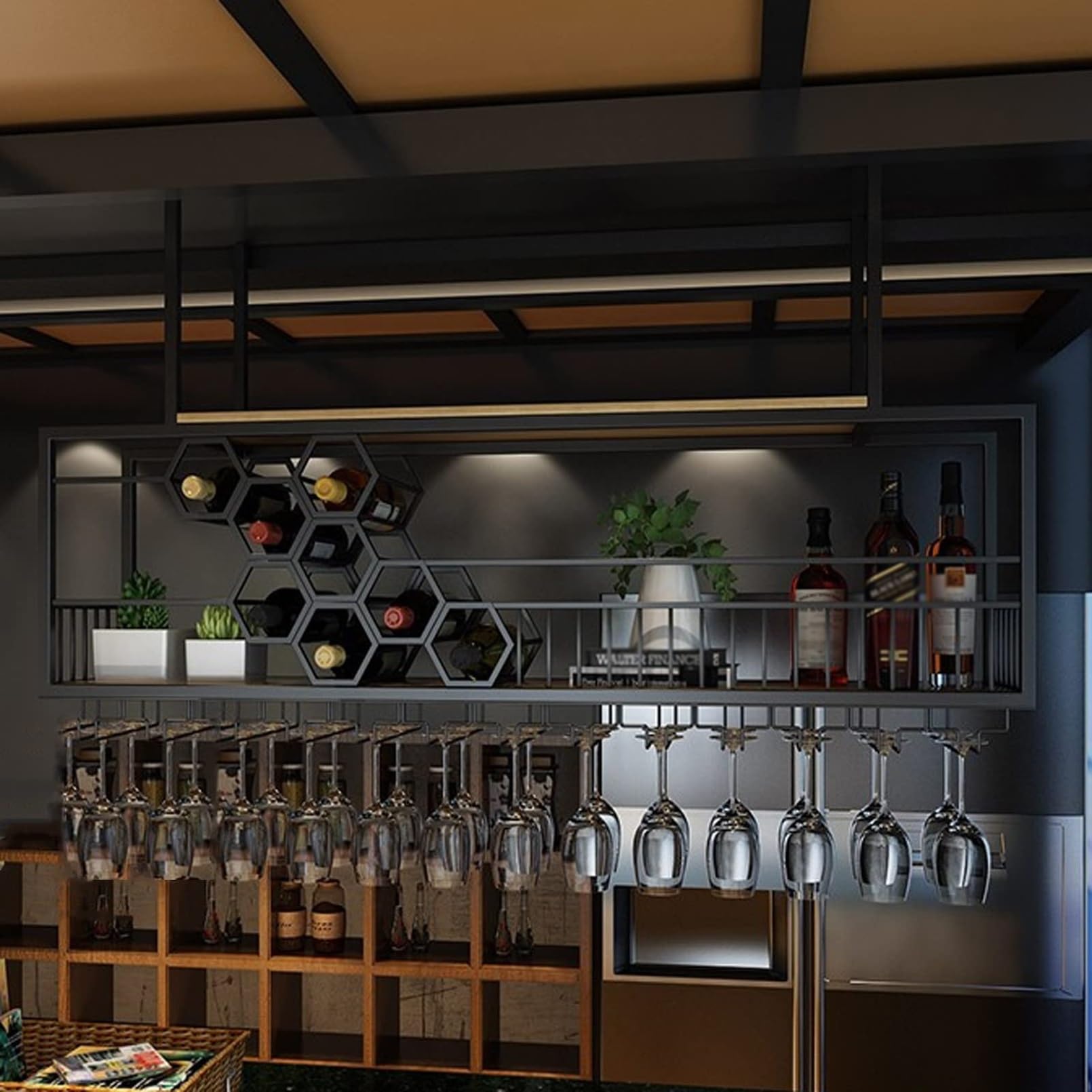 Casier à vin de plafond pour libérer l'espace de comptoir de cuisine encombré