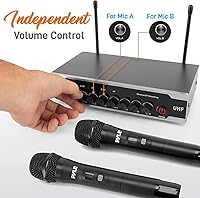 Vista 5 de Pyle Sistema de micrófono inalámbrico Uhf portátil, funciona con pilas, juego de micrófonos inalámbricos Bluetooth dual, incluye 2 micrófonos