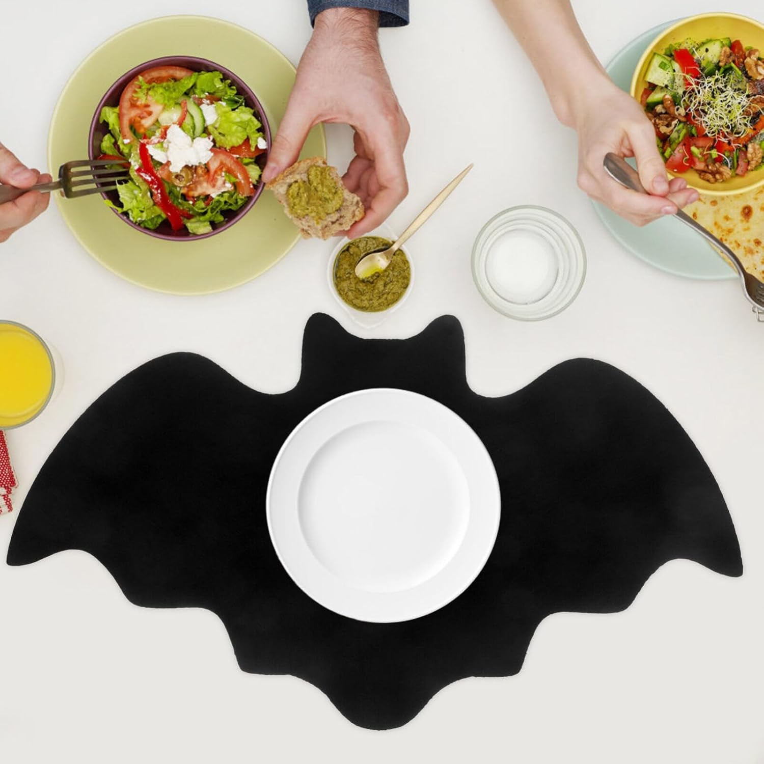 ABOOFAN 6Pcs Halloween Bat Placemats Set Non-Slip Felt Cutlery Mats Heat Resistant Table Mats for Dining Kitchen Party Decoration