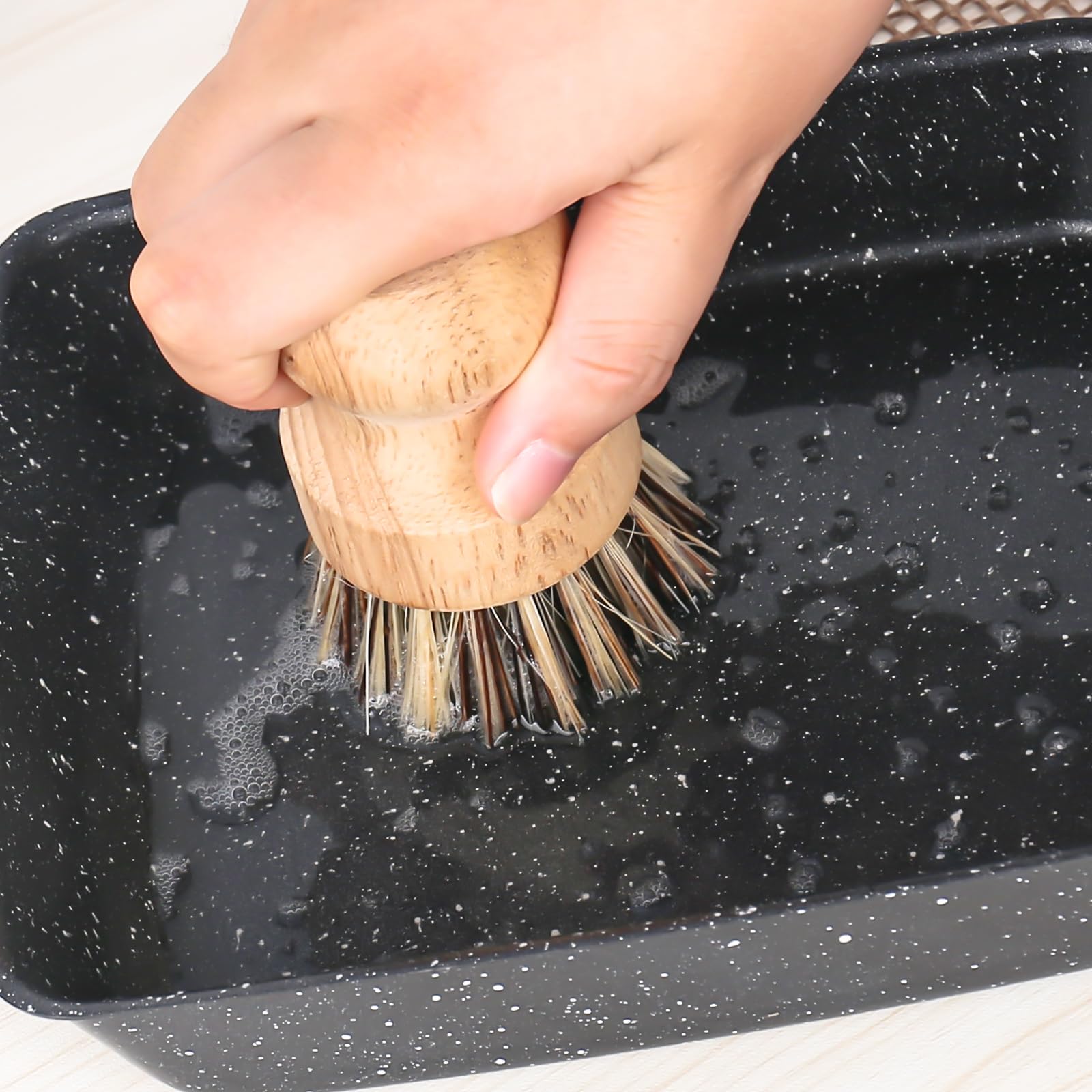 Cepillos de bambú para lavar platos con estantes de drenaje