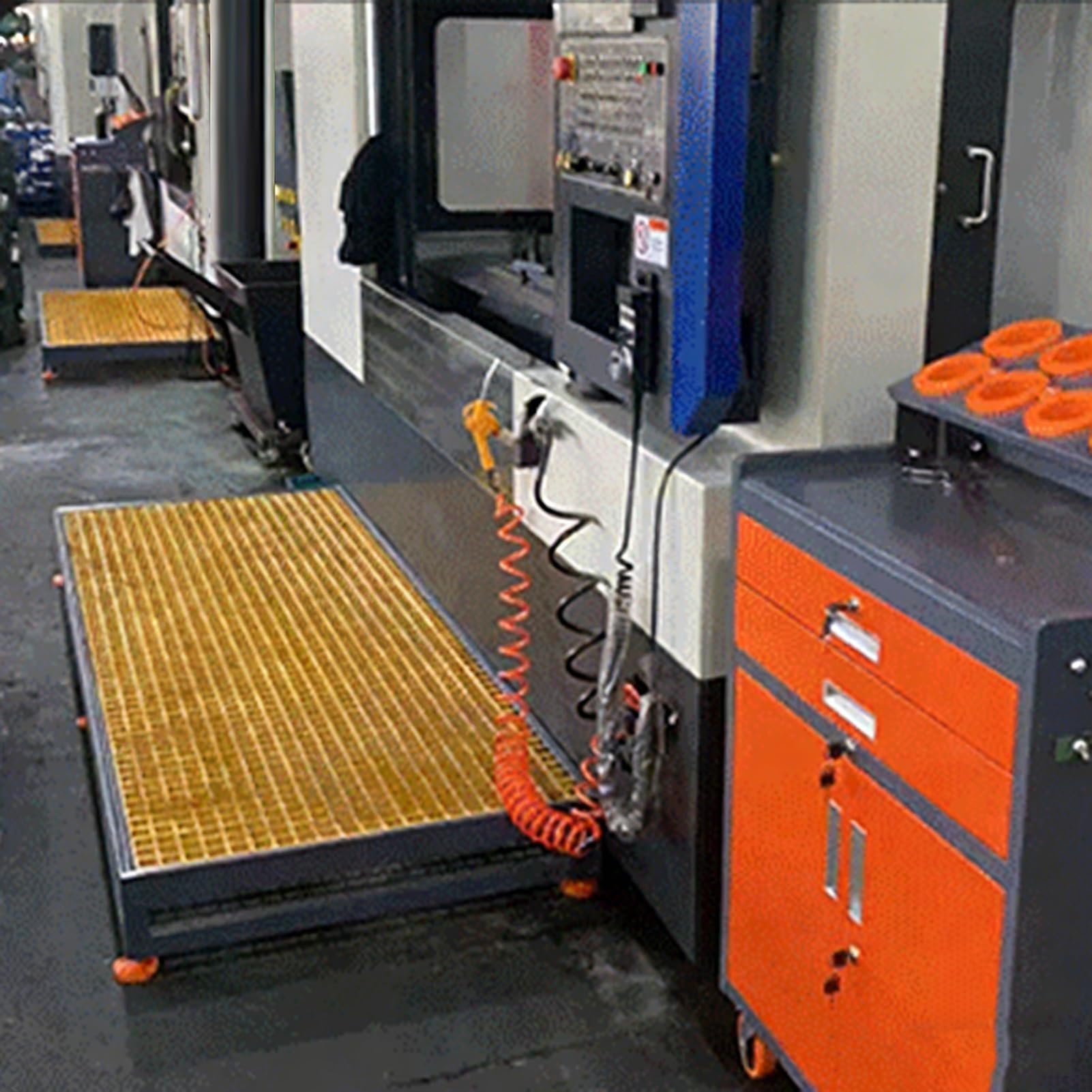 Pallet resistente con scarico – Griglia rimovibile da officina per il contenimento a tenuta stagna, ideale per patio, portico e capannone