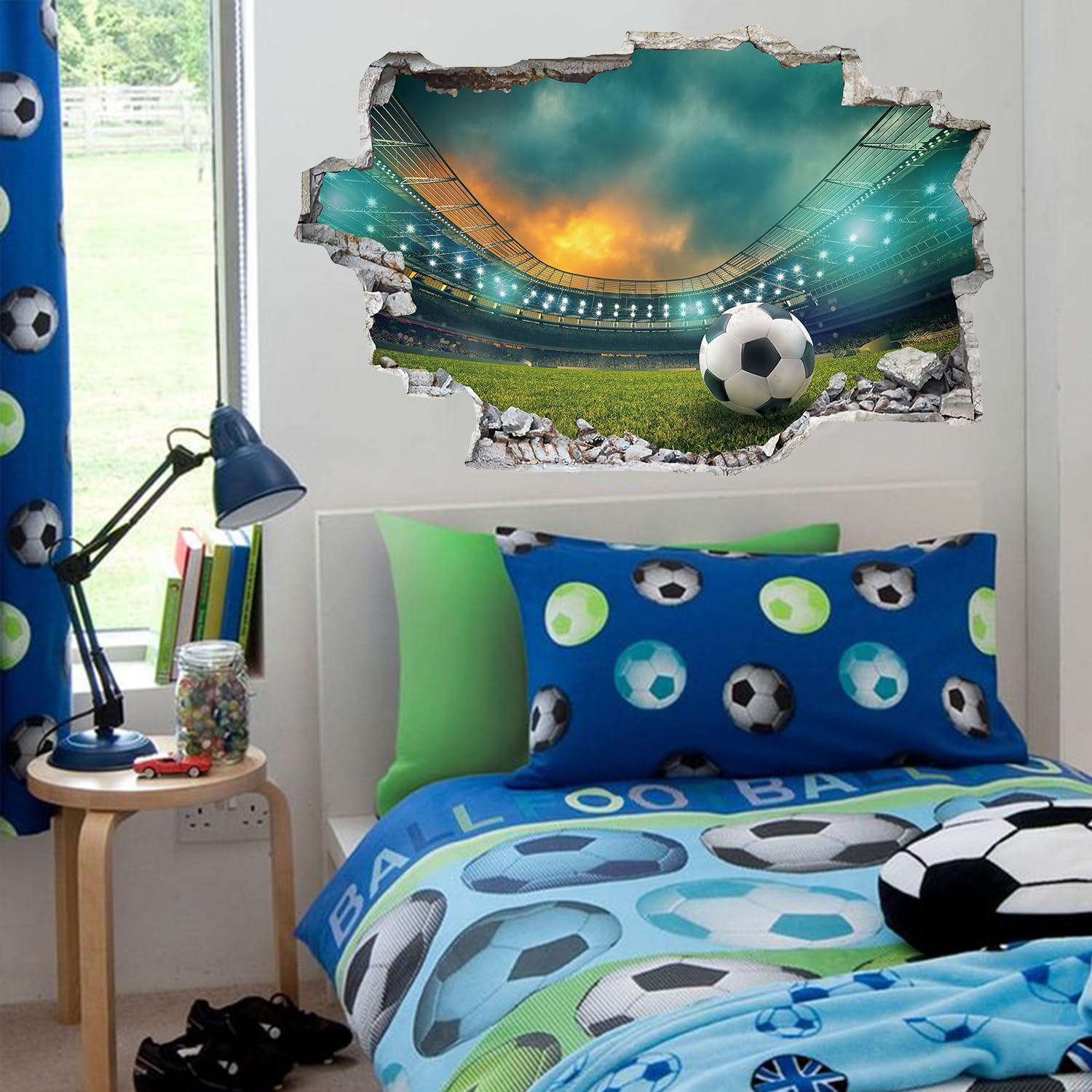 Muursticker graffiti omhaal voetbal - Luca