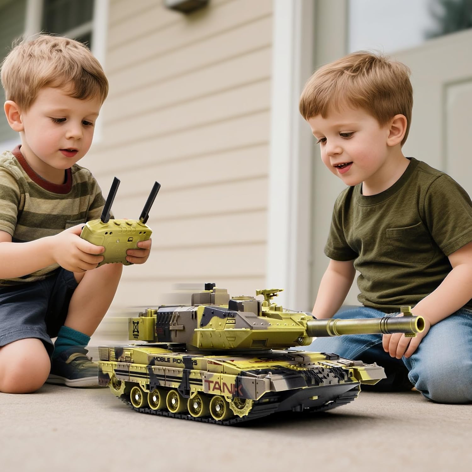 1/24 RC Tank -2.4Ghz Remote Control Army Tank with 360°Rotating Turret, Auto Demo, Sound & Smoke & Light, Military Vehicles Model Gift for Boys 6-8