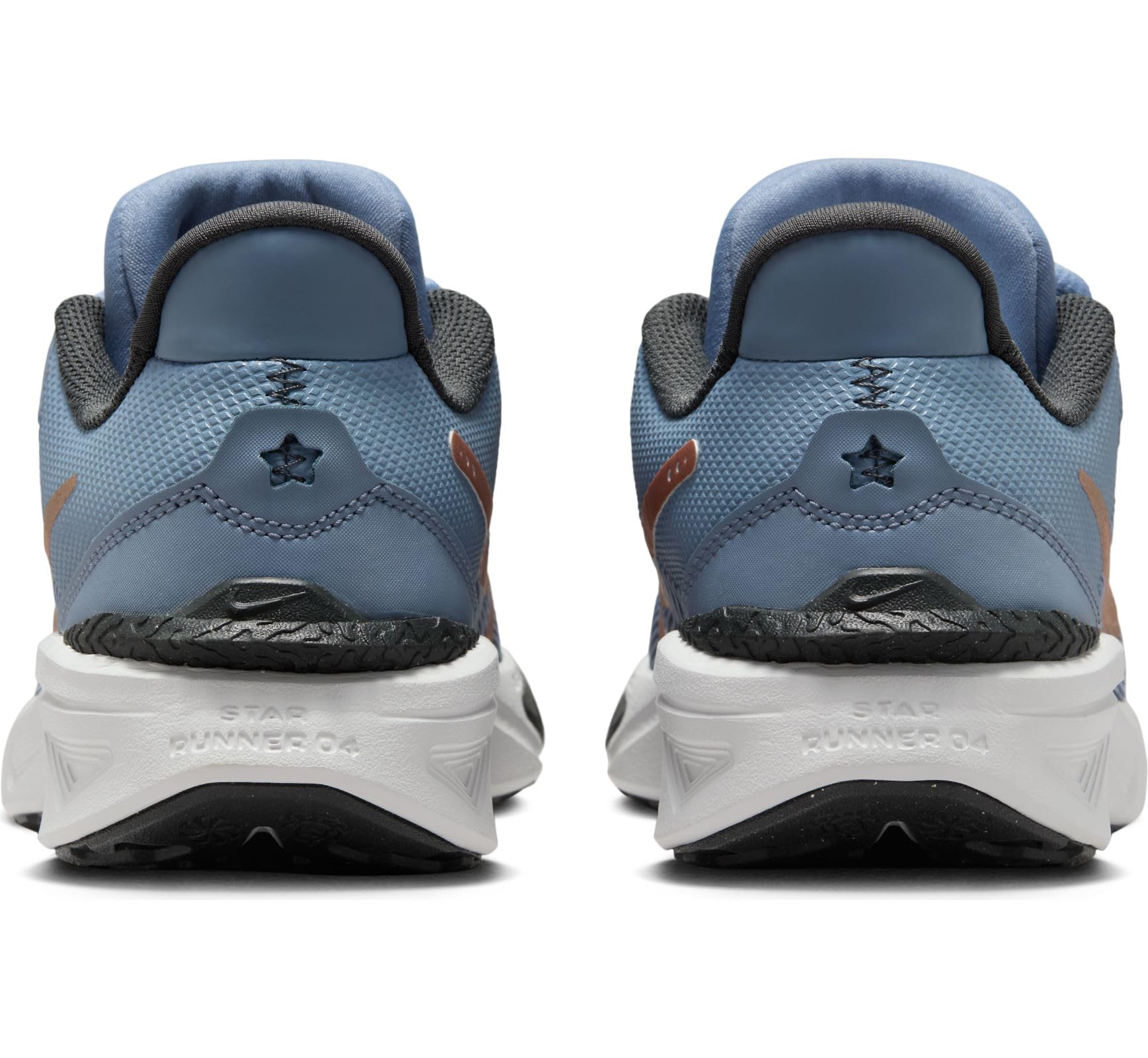 NIKE Boy's Dx7615Sneaker