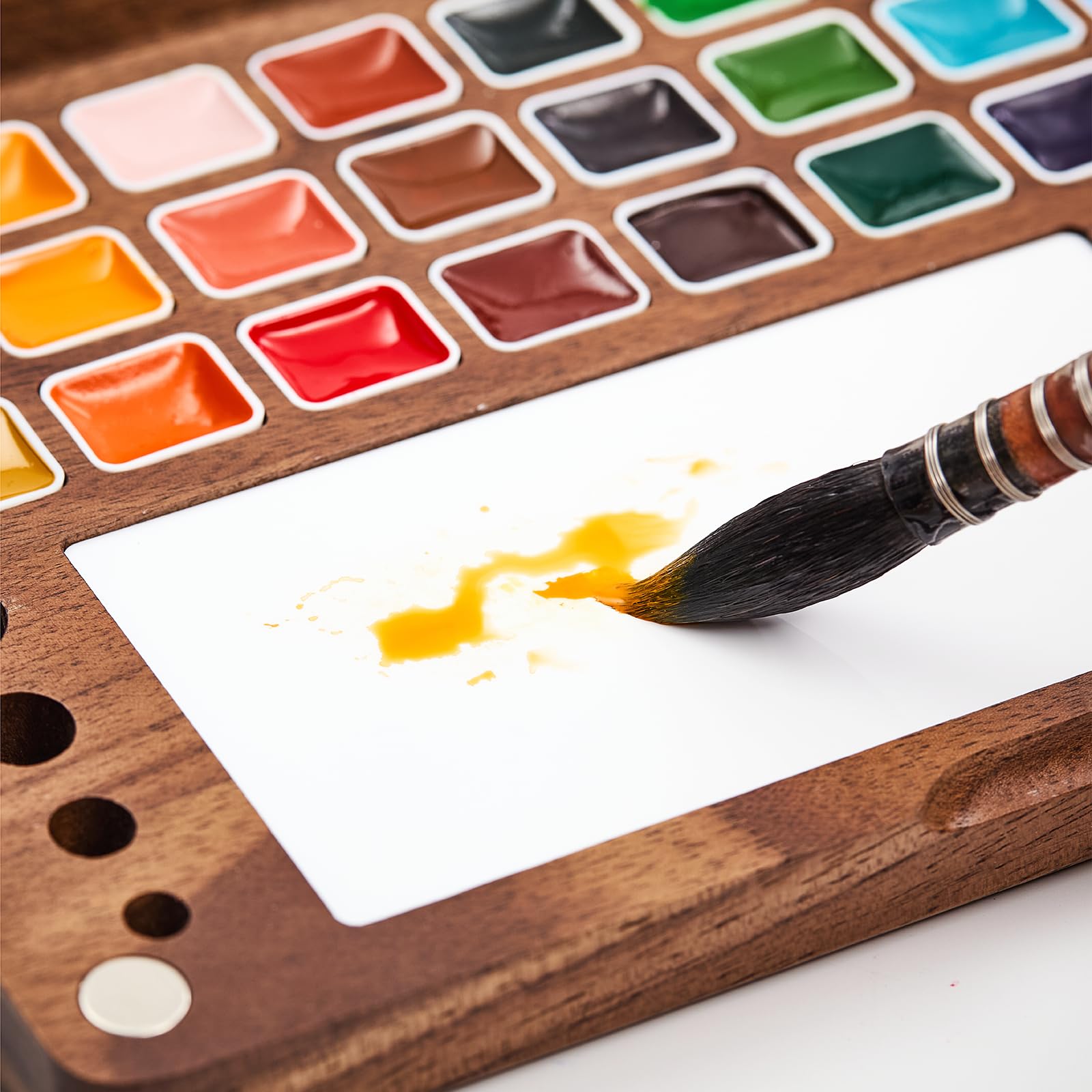 MEEDEN Juego de pintura de acuarela, colección de lujo de 27 colores con estuche de nogal negro, pinceles de pelo de ardilla natural y pinturas de grado artista, kit de acuarela de viaje perfecto para