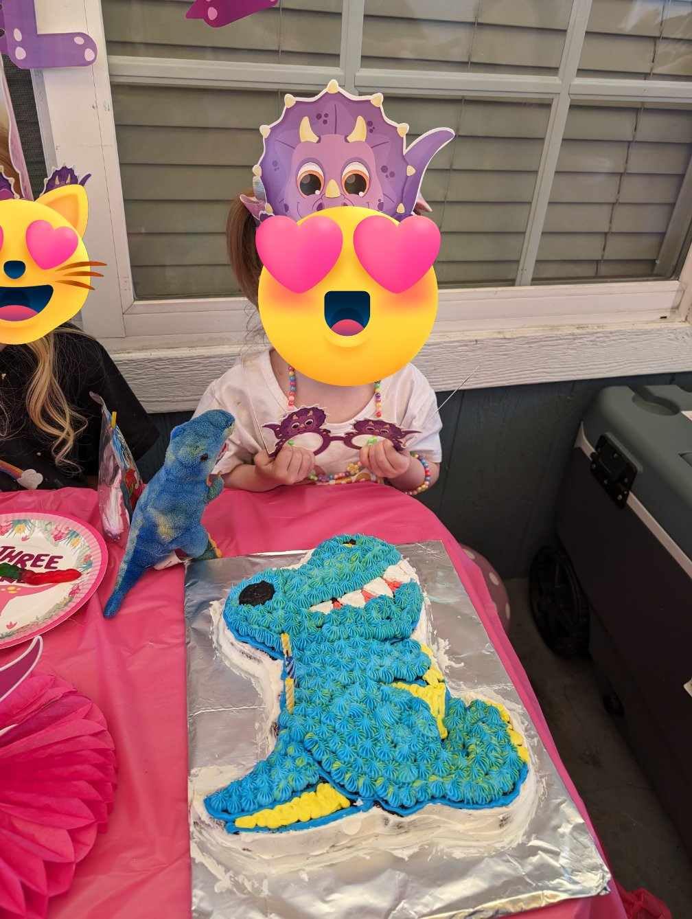 Makes sure you use baking spray and it comes out great