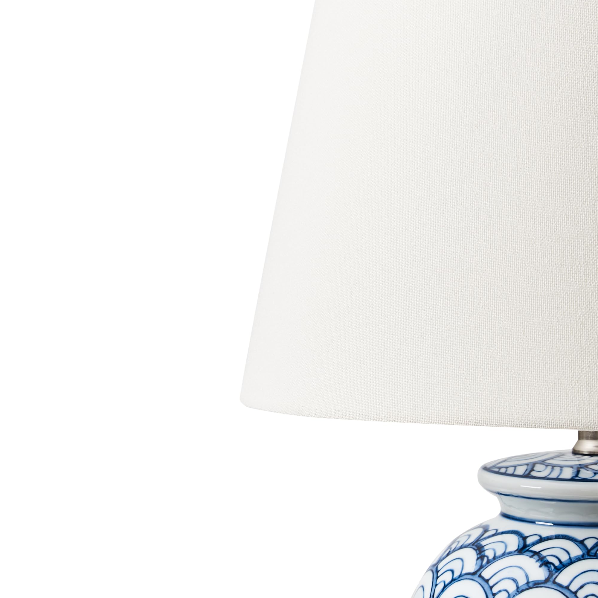 Beliani Tischlampe Porzellansockel Leinen Lampenschirm mit Muster Beleuchtung Wohnzimmer Schlafzimmer Blau und Weiß Jauca