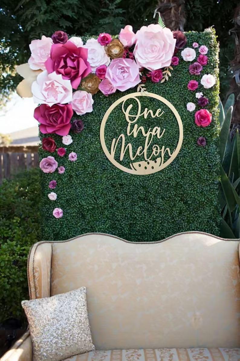 One in a Melon Sign for Backdrop,Wooden Watermelon First Birthday Party Sign for Summer Fruit Themed First Birthday Baby Shower Kids Party Decorations