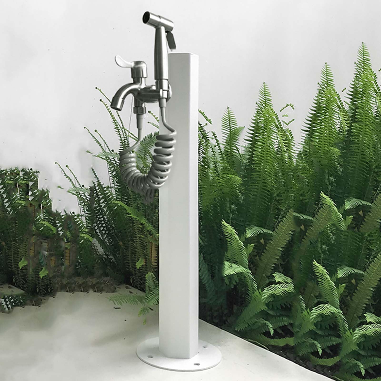 Fuente vertical para exteriores que elimina las tomas de agua incómodas en jardín