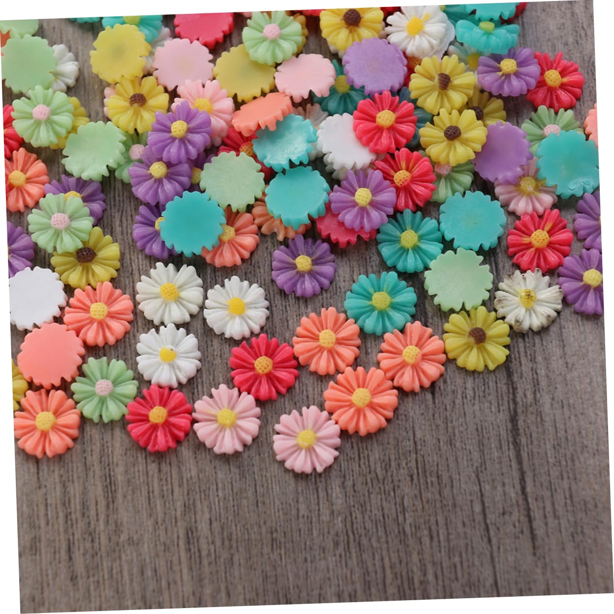 BESTonZON 600 Piezas decoración cabujones de flores de resina suministros de joyería de bricolaje cabujones de flor de margarita Teléfono móvil Decorar Accesorios para el cabello