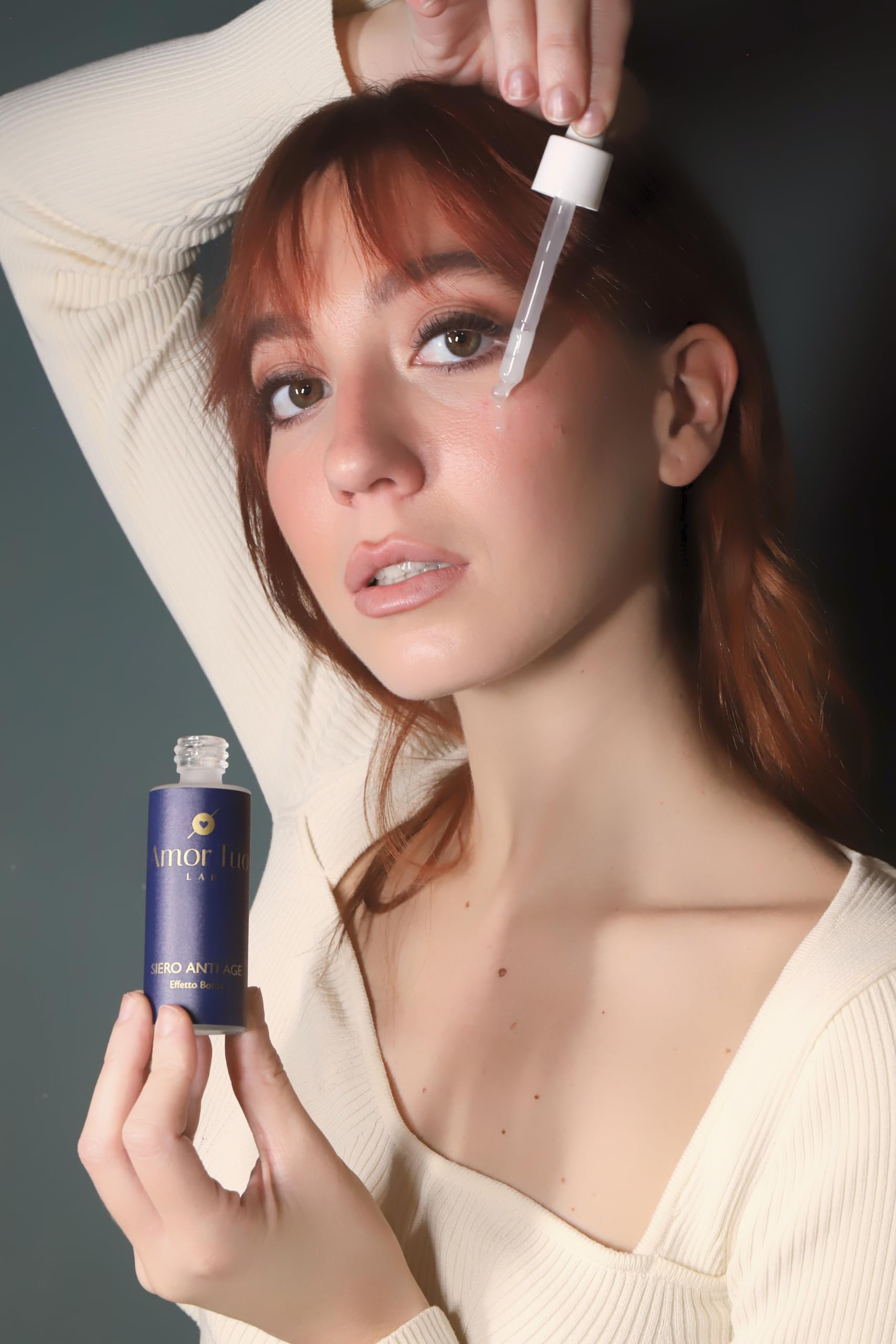AMOR TUO LAB®| Siero Viso Acido Ialuronico Puro 3 Pesi Molecolari - Siero Viso Antirughe - Effetto Tensore, Rimpolpante, Elasticizzante - Effetto Botox Naturale - Ideale per Skincare e pelli delicate