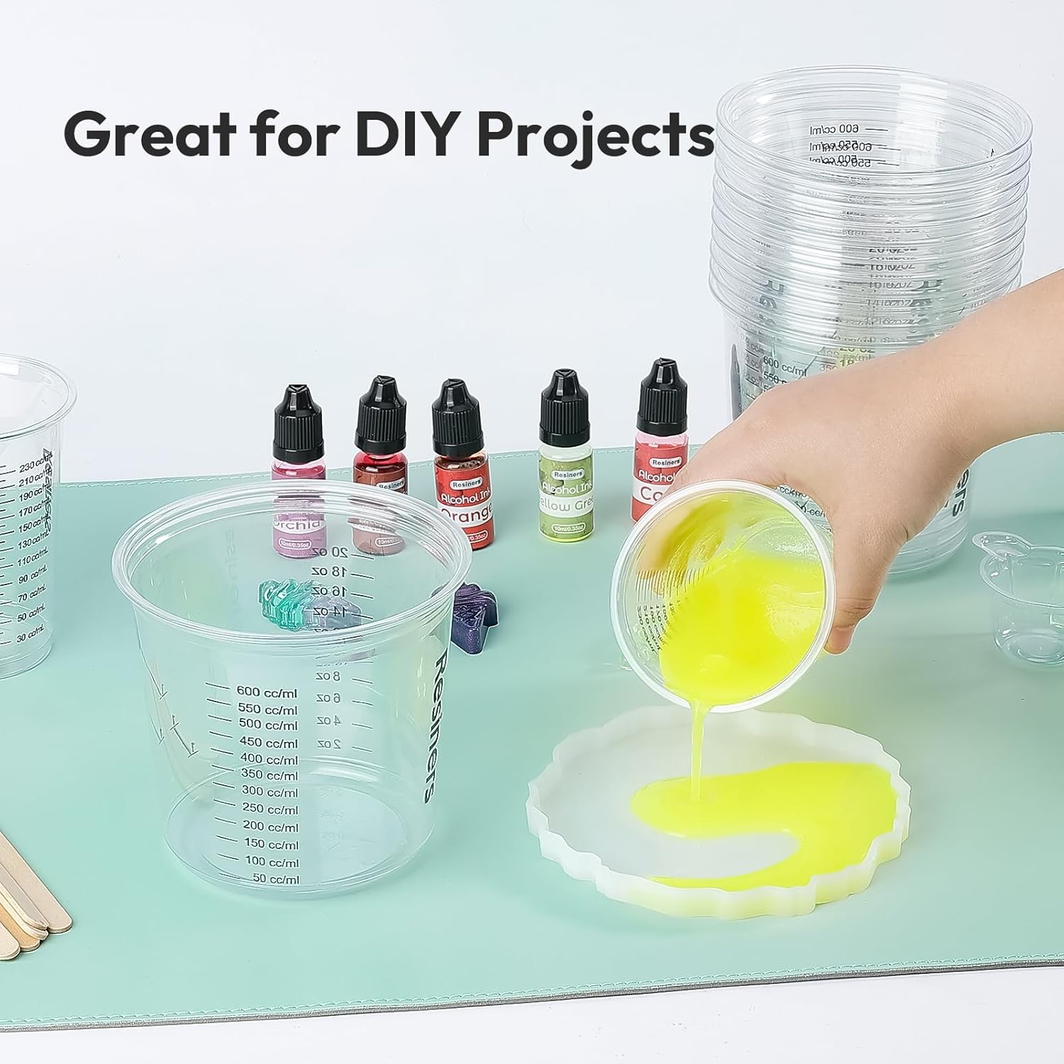 Epoxy Measuring Cups, Resiners 50pcs Resin Mixing Cups for Epoxy Resin, Paint, Crafts Use, with 30 x 24oz & 20 x 8oz Dual Sizes, 50 Mixing Cups, 50 Wooden Sticks, Clear Plastic
