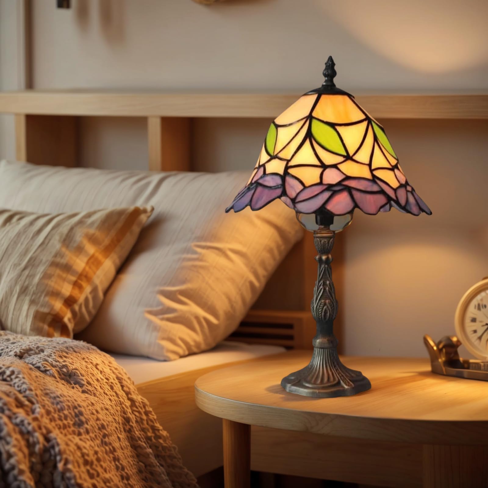 Tiffany Tischlampe 8 Zoll, handgefertigter Buntglas Lampenschirm mit Blumenmuster und Harzsockel, Vintage Tischleuchte für Schlafzimmer Wohnzimmer Büro – Leuchtmittel inklusive
