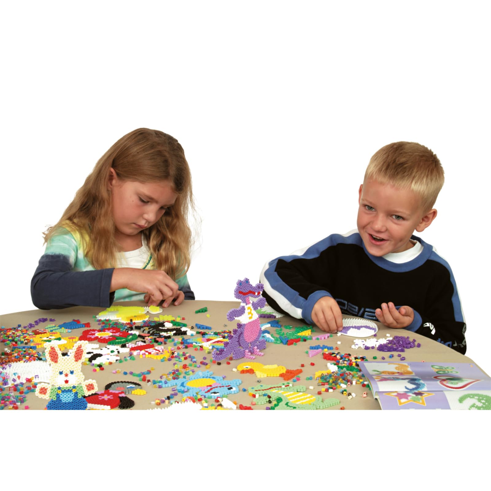 Hama Perlen 8754 – koraliki do prasowania Maxibox, Gabby's Dollhouse, z ok. 900 perłami maxi, kreatywna zabawa dla dużych i małych