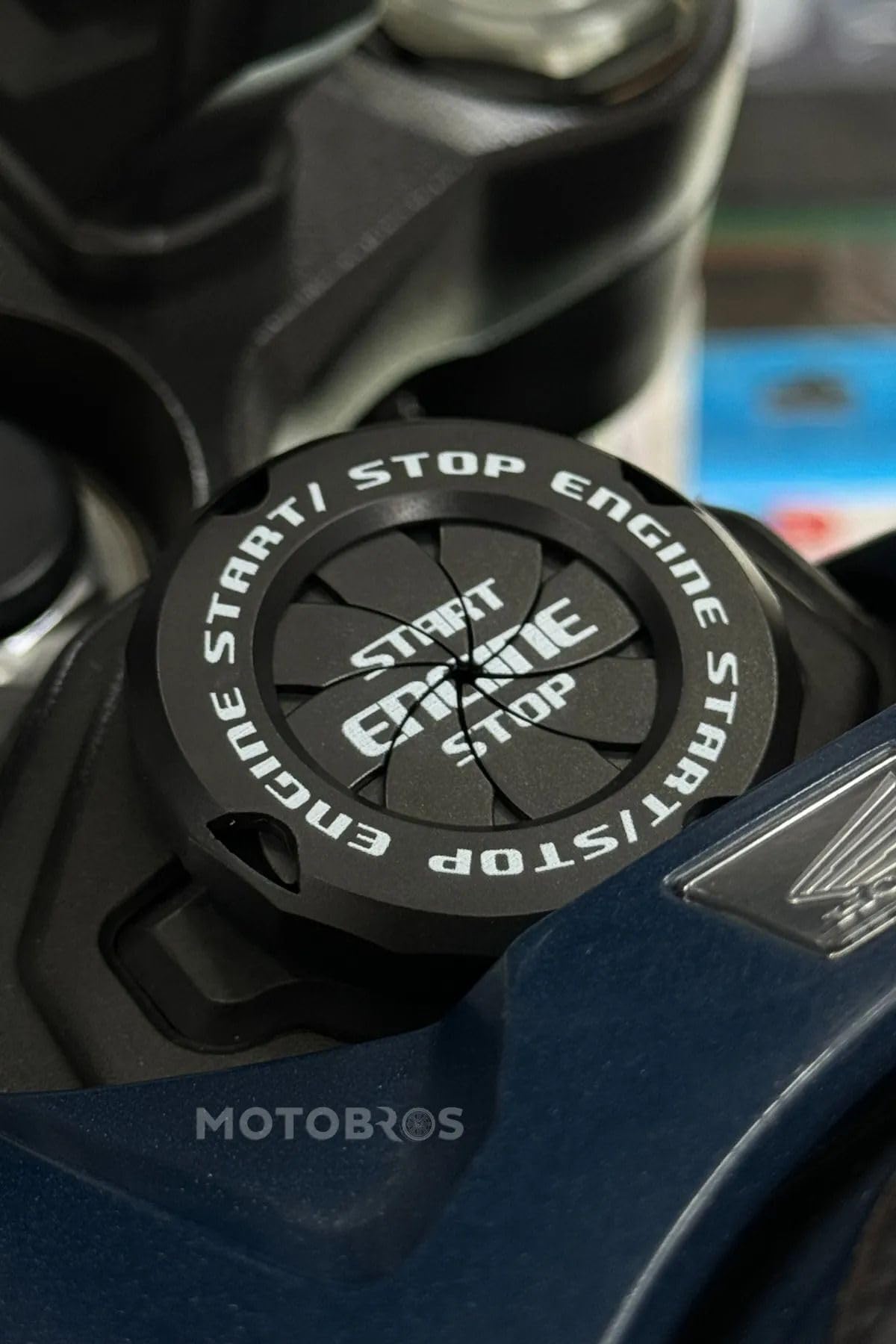Motobros Motosiklet Siyah Kontak ile uyumlu Koruyucu Aksesuar Dekoratif Dönen Kapak