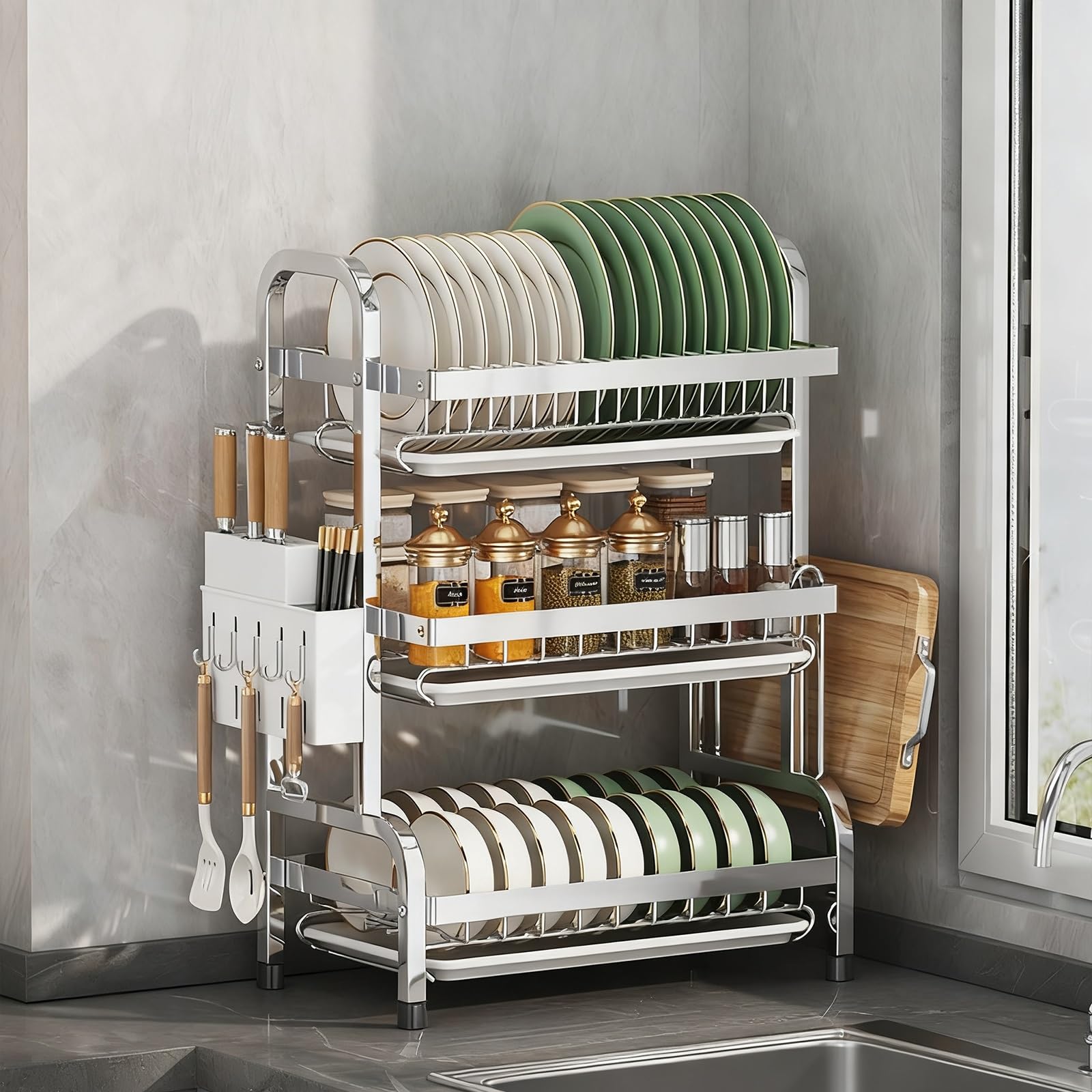 Questo scolapiatti a Tre Ripiani è Dotato di Una Piastra di Scarico Rimovibile ed è Un Modello salvaspazio Nero per la Cucina, Che Misura 42x25,6x63 cm. Il Suo Design a Due Ripiani garantisc