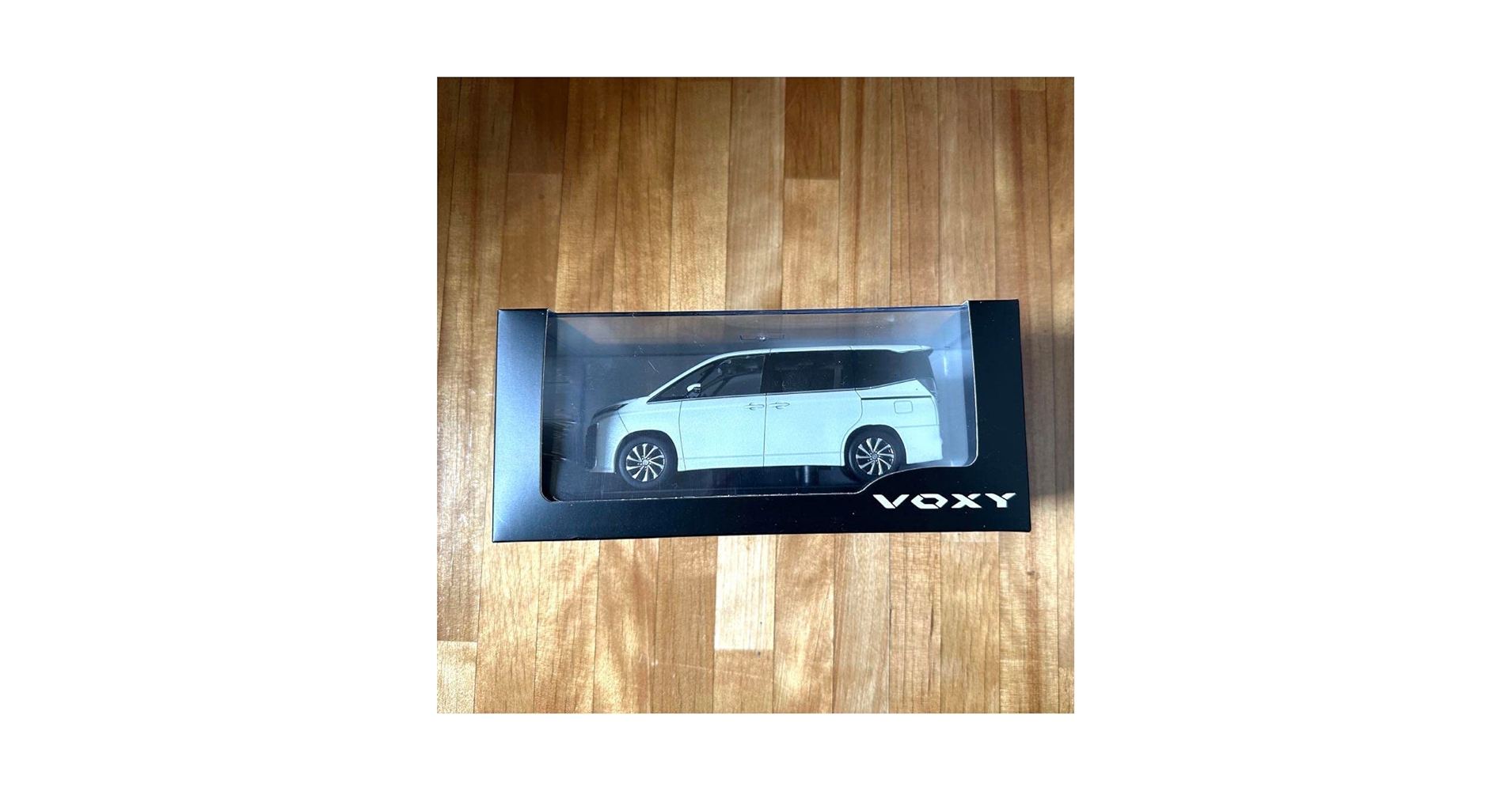 k*8様 【新品未使用】トヨタ⭐︎カラーサンプルミニカー！新型VOXY⭐︎ホワイ k*8様 【新品未使用】トヨタ⭐︎カラーサンプルミニカー！新型