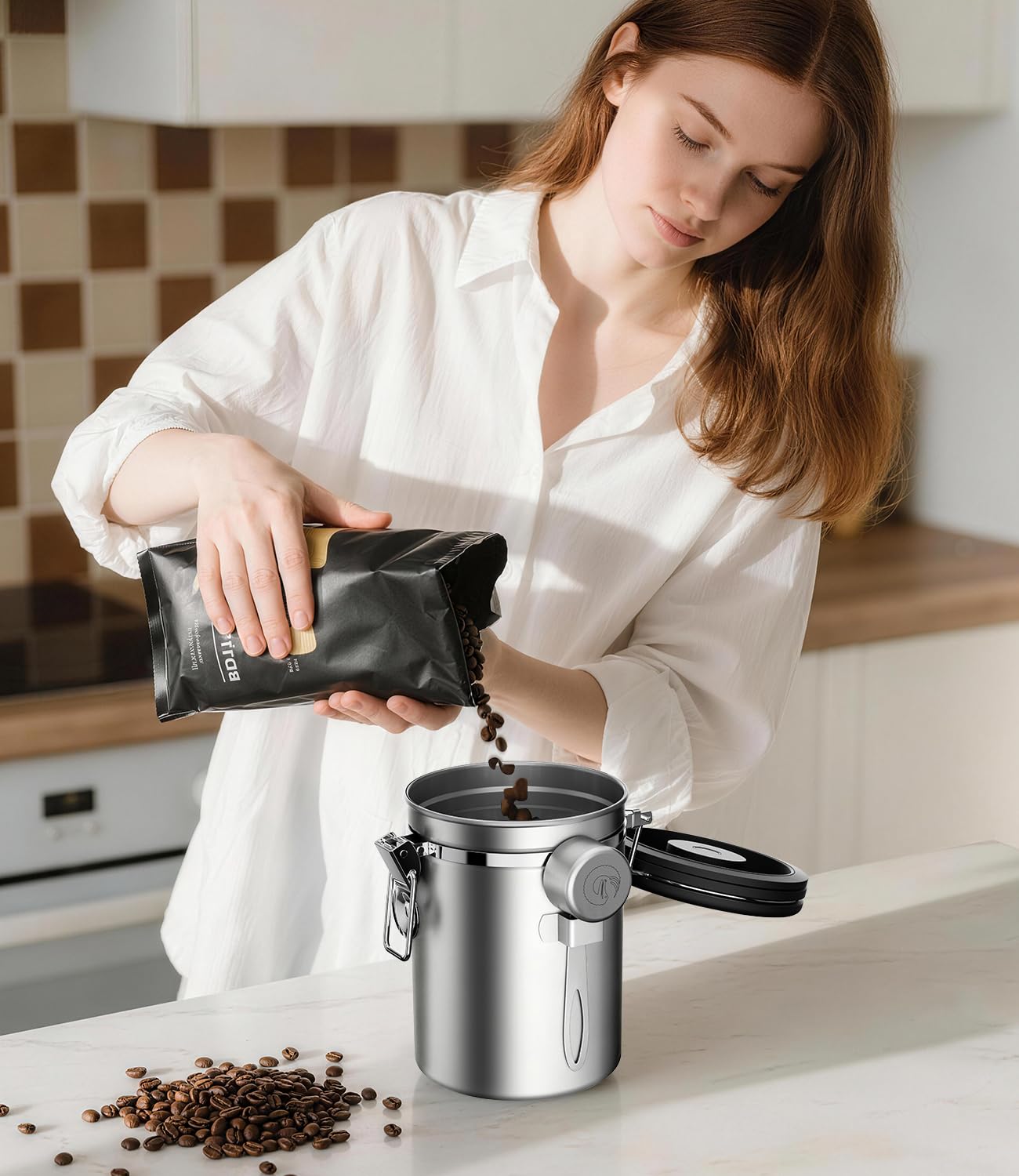 Coffee Gator Contenitore per caffè in acciaio inossidabile 1300 ml, contenitore ermetico con coperchio, indicatore di data, valvola di rilascio di CO2, cucchiaio dosatore