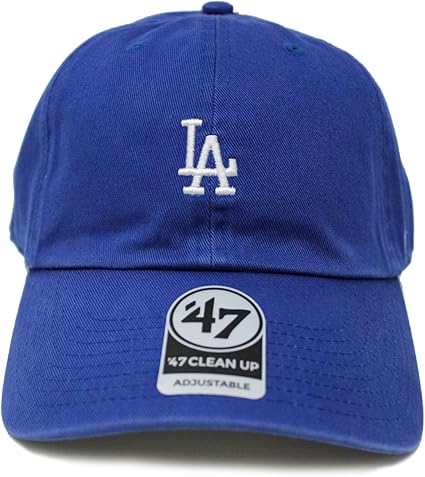 レア　新品未使用タグ付　CHANEL❤︎ロゴニット帽 レア 新品未使用タグ付 CHANEL❤︎ロゴニット帽 2025年最新