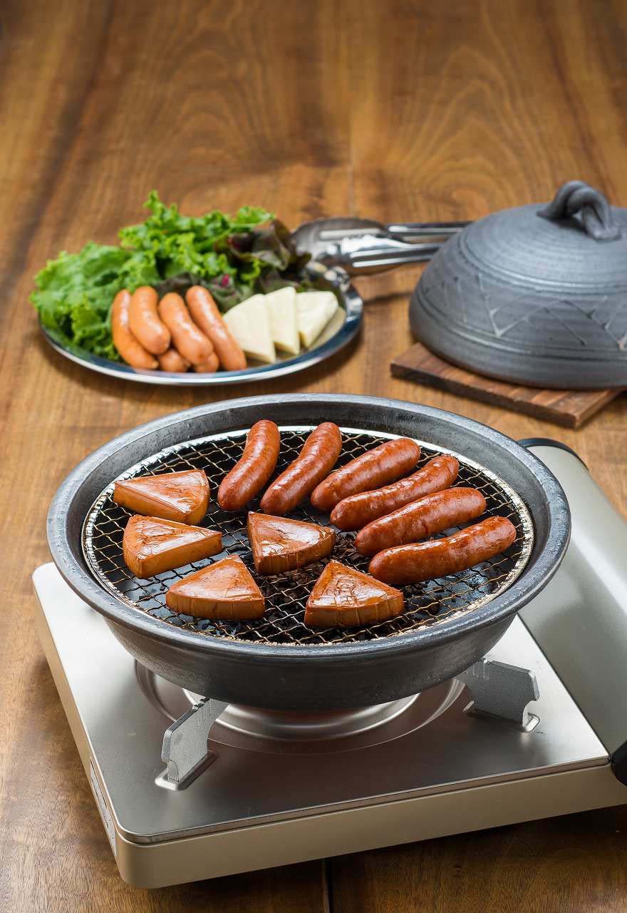 Amazon.co.jp: 萬古焼 燻製もできる 陶板鍋 : Home & Kitchen