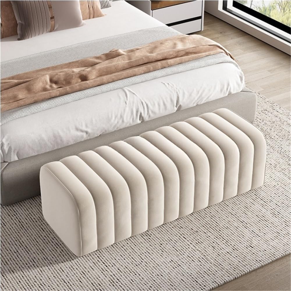 Pouf ottoman beige pour chambre et salon chic et cosy