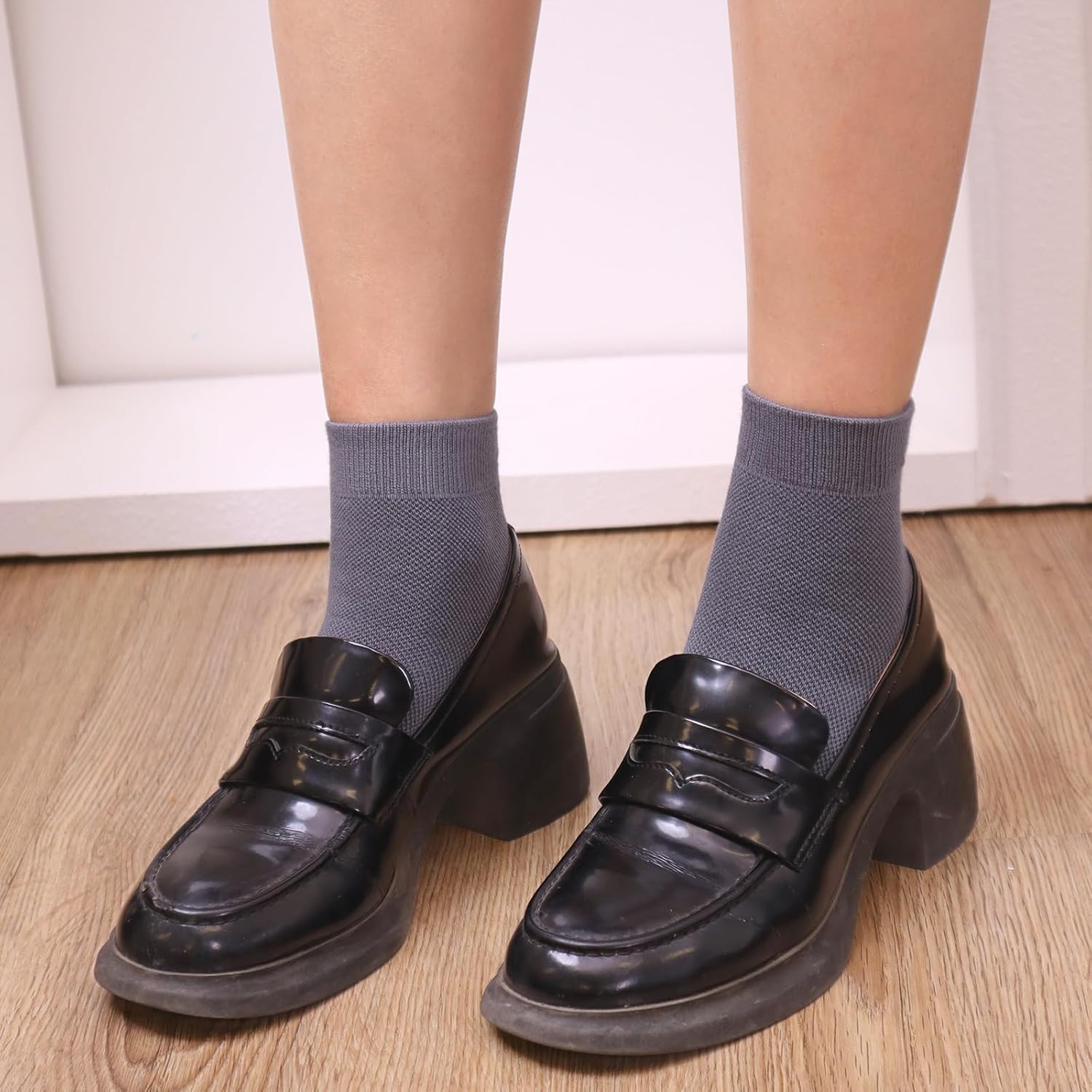 SERISIMPLE Women Thin Viscose Bamboo Above Ankle Sock Breathable Lightweight Classic Crew Casual Mesh Socks 5 Pairs - Image 3