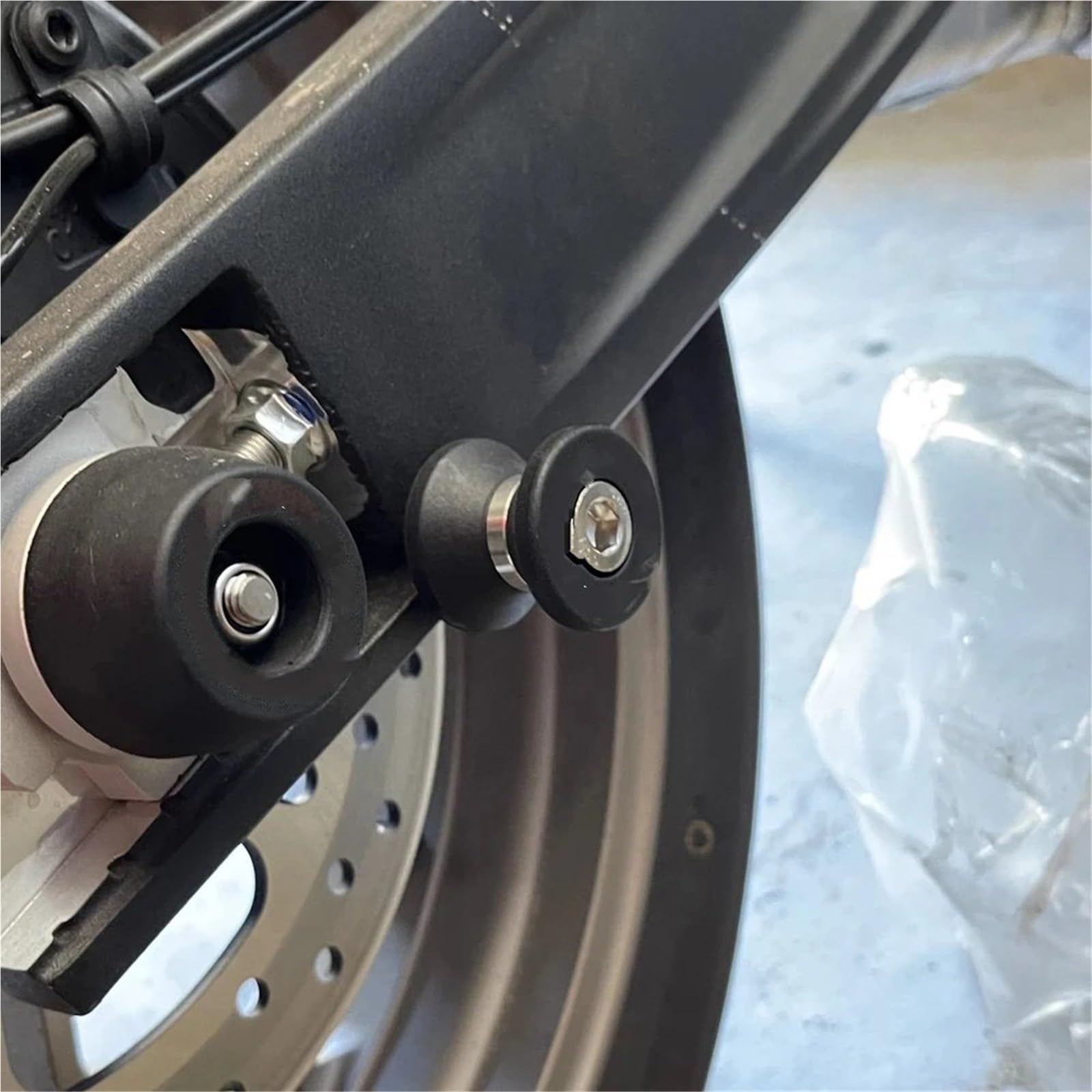 Pasuje do 790 Duke 890 / R/GP 790duke 890duke 2023 2024 Motocykl Przednia i tylna oś Widelec Crash Sliders Koło wspornik szpula wahacza(Front And Rear)