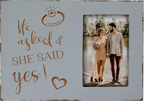 Buecasa Regalos de compromiso de boda para mujeres, para novias Marco de fotos grabado para amantes de 4 x 6 pulgadas He Asked and She Said Yes