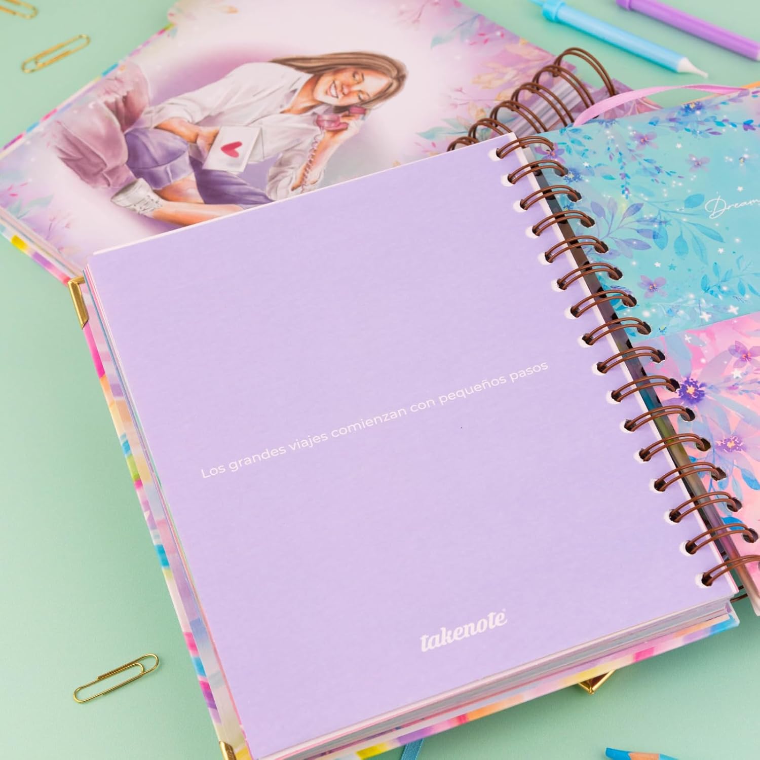 Diary 2024 2025 – Week to View, Size A5 (16.5 x 20.5 cm), Index with Each Month, Wire'o Ring Binding, Spanish and English, September to August – Sara