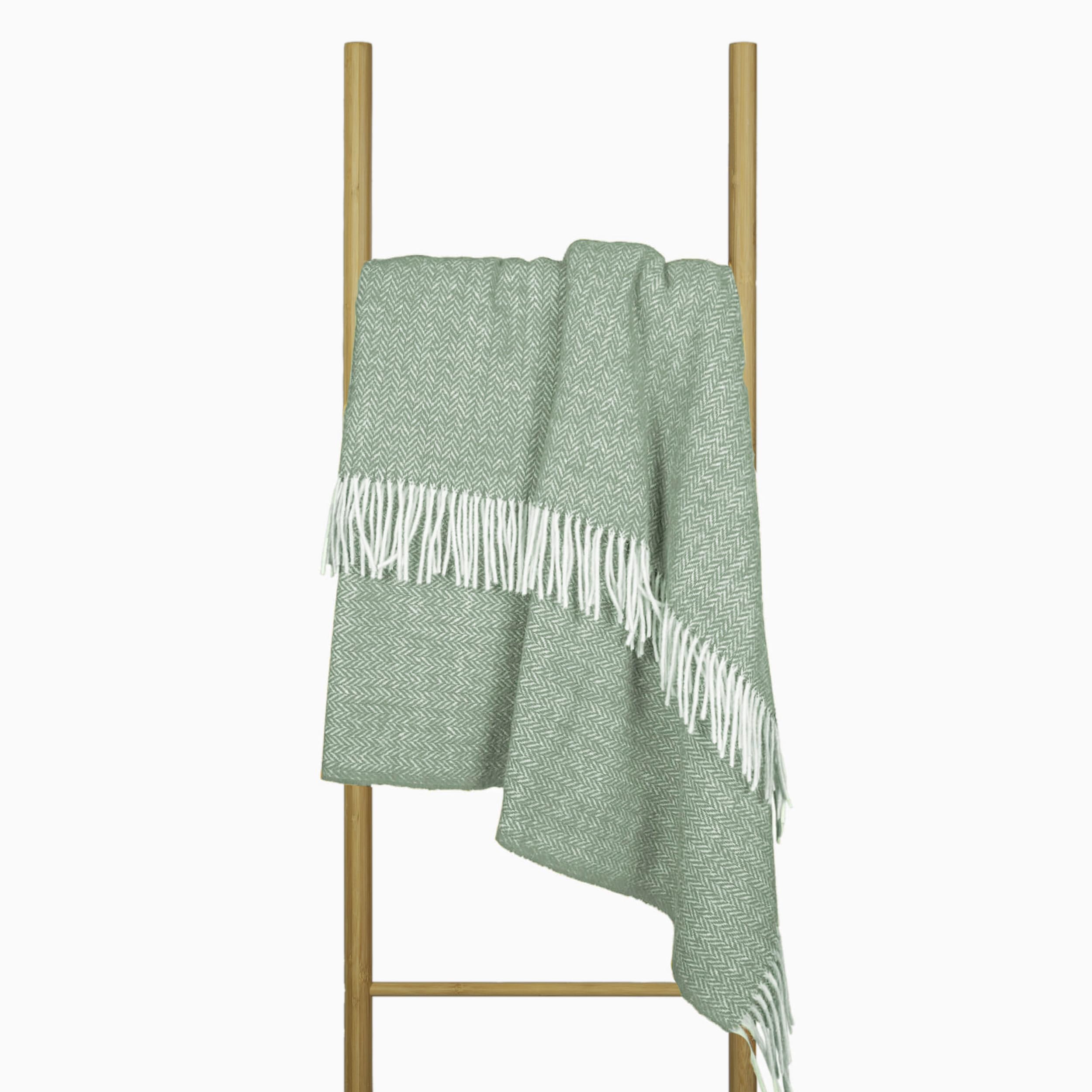 Wool Blanket 140 x 200 cm, 100% Pure New Zealand, Soft Wool Plaid for Bed and Sofa, Elegant Bedspread with Fringes – Nostra Zealandia Wool Blanket Large