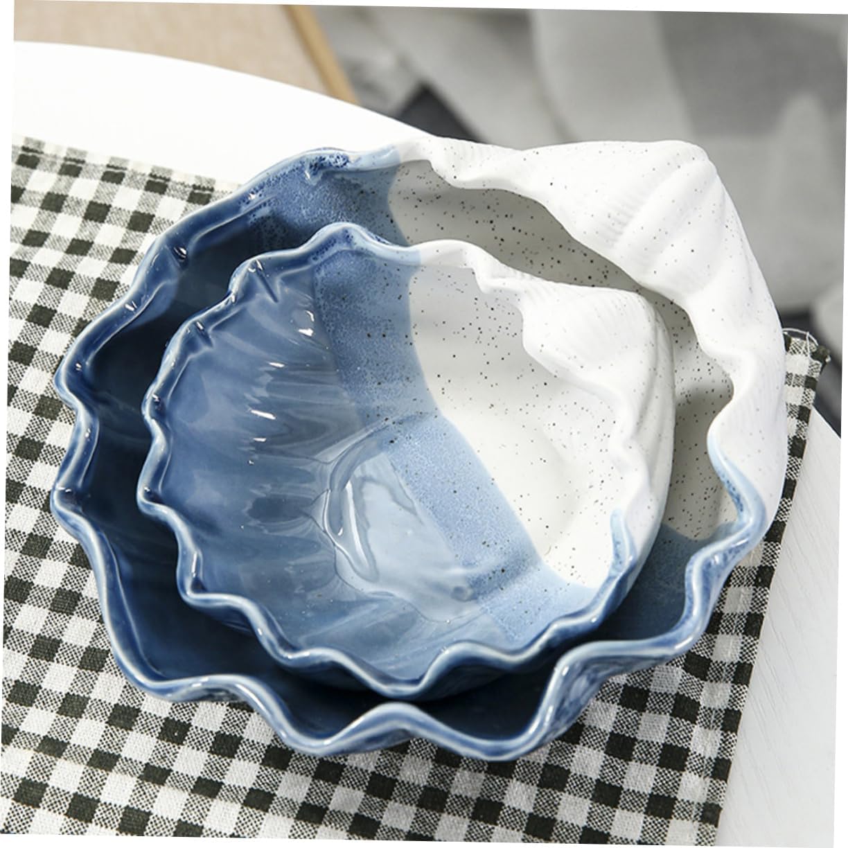 Homoyoyo 1pc Porcelain Seashell Jewelry Tray Dresser Decor Accessories Sorter Tray Lovely Storage Container for Ring Display Desktop Adornment in Ceramic Storage Tray