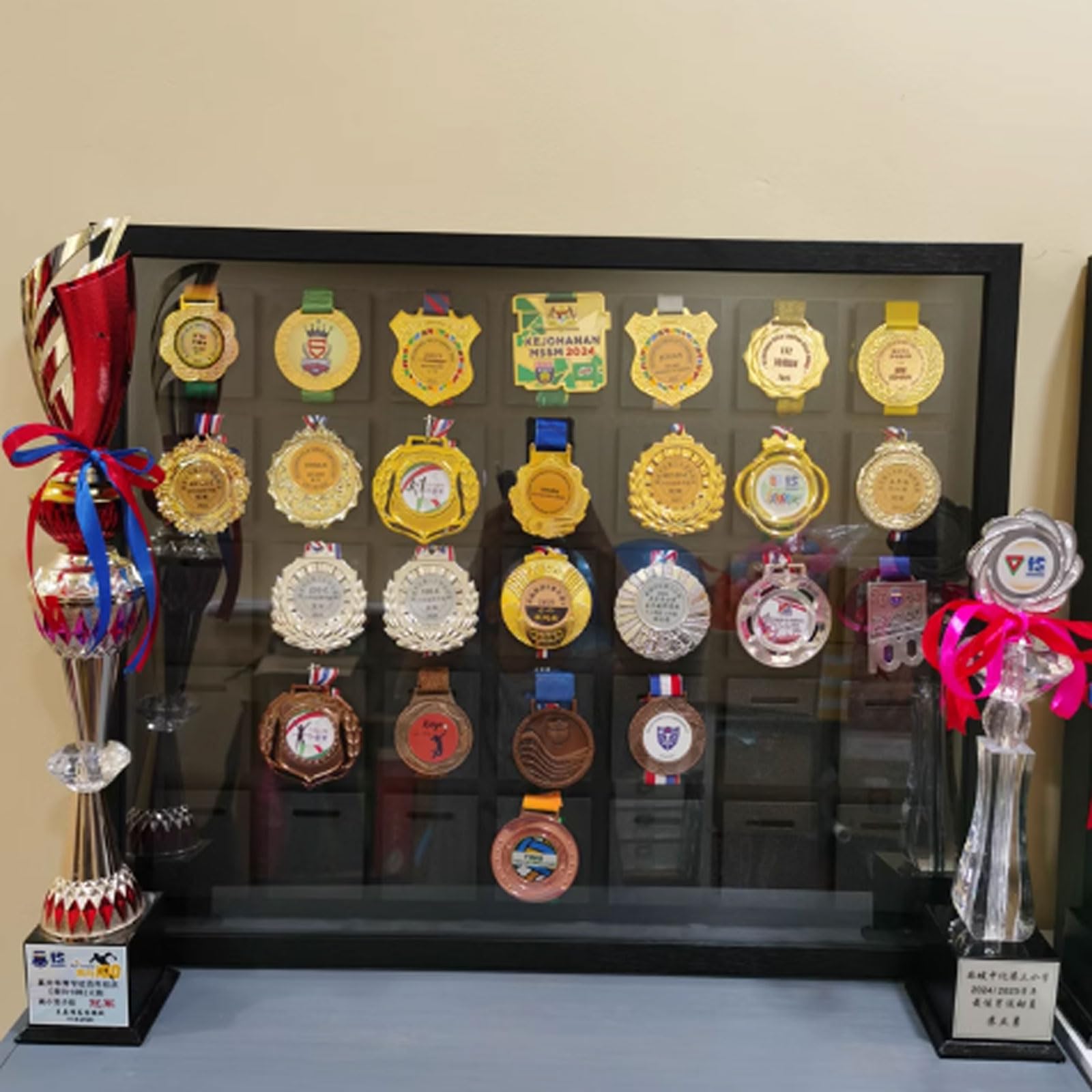 Marcos Que Muestra Medallas,Medalla De Madera SóLida del Marcos,No Es FáCil De Romper,FáCil De Limpiar,Adecuado para Salas De Estudio Y DecoracióN De Muro del Hogar