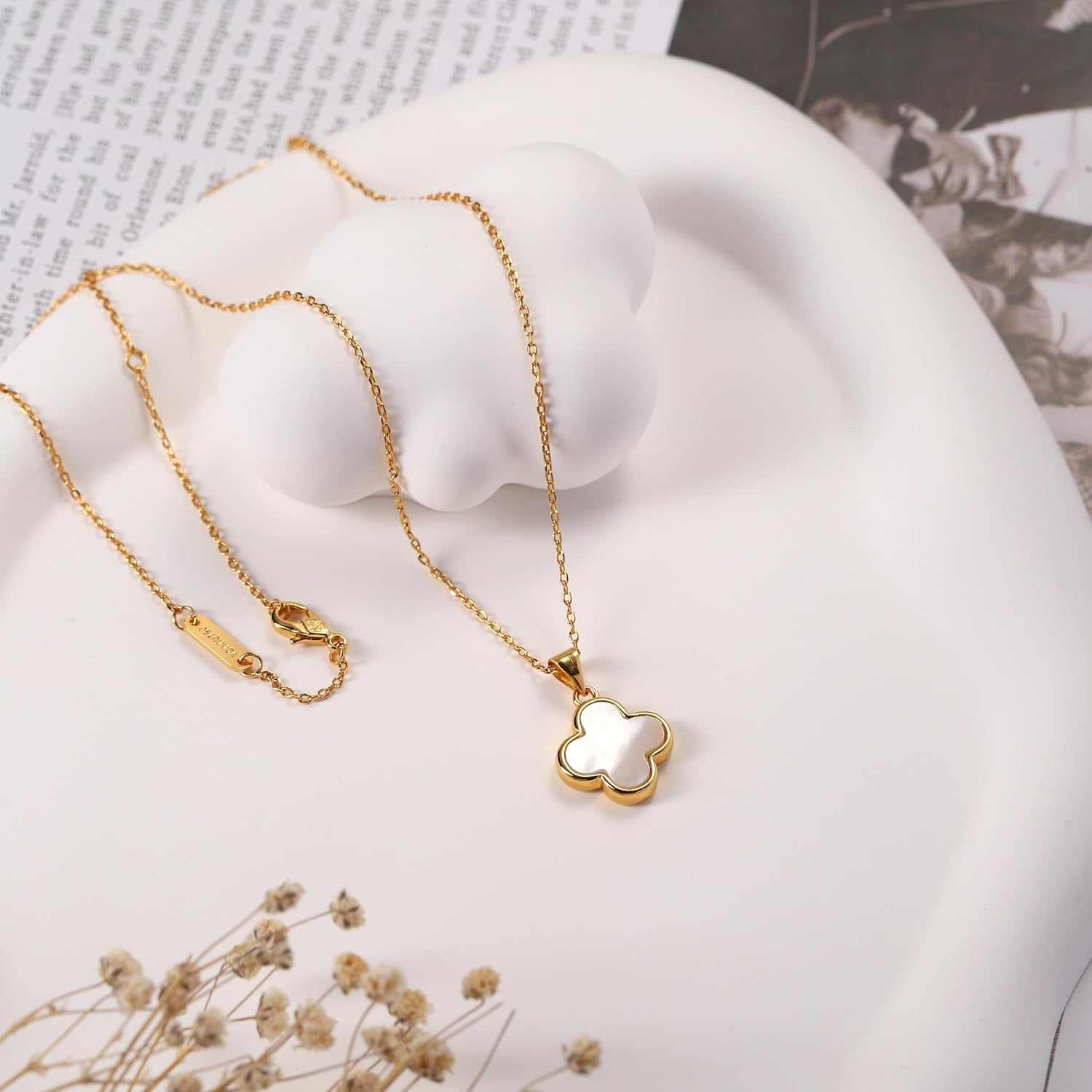 Four Leaf Clover Necklace for Women, Double Sided Mother of Pearl Pendant, Adjustable Chain, Dainty Gold Necklace, Elegant Necklaces for Women Jewelry Gifts - Image 6