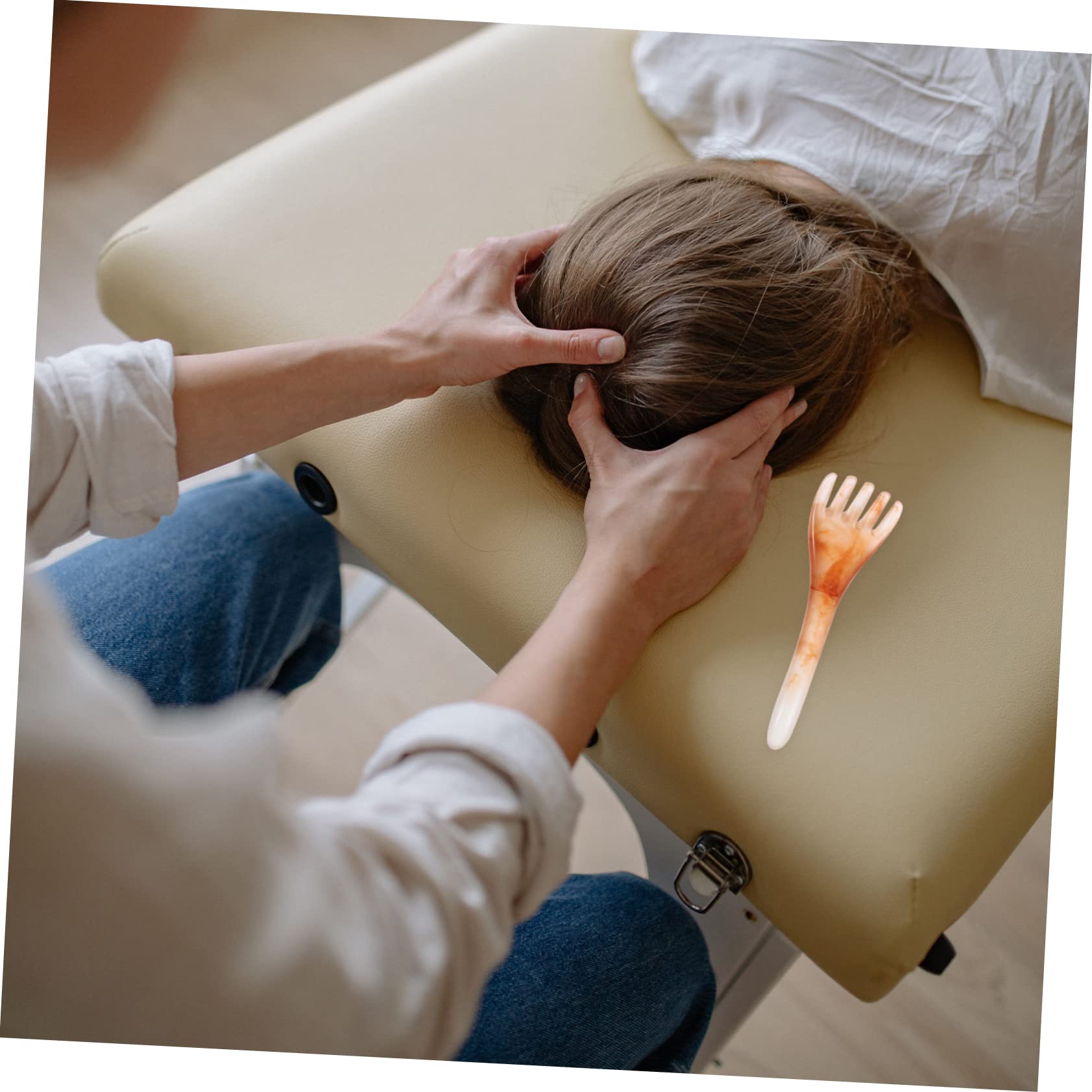 Didiseaon 2Pcs Scalp Massage Comb Resin Head Scratcher for Relaxation and Relief Lightweight and Portable Tool for Head Neck and Back Massage Present