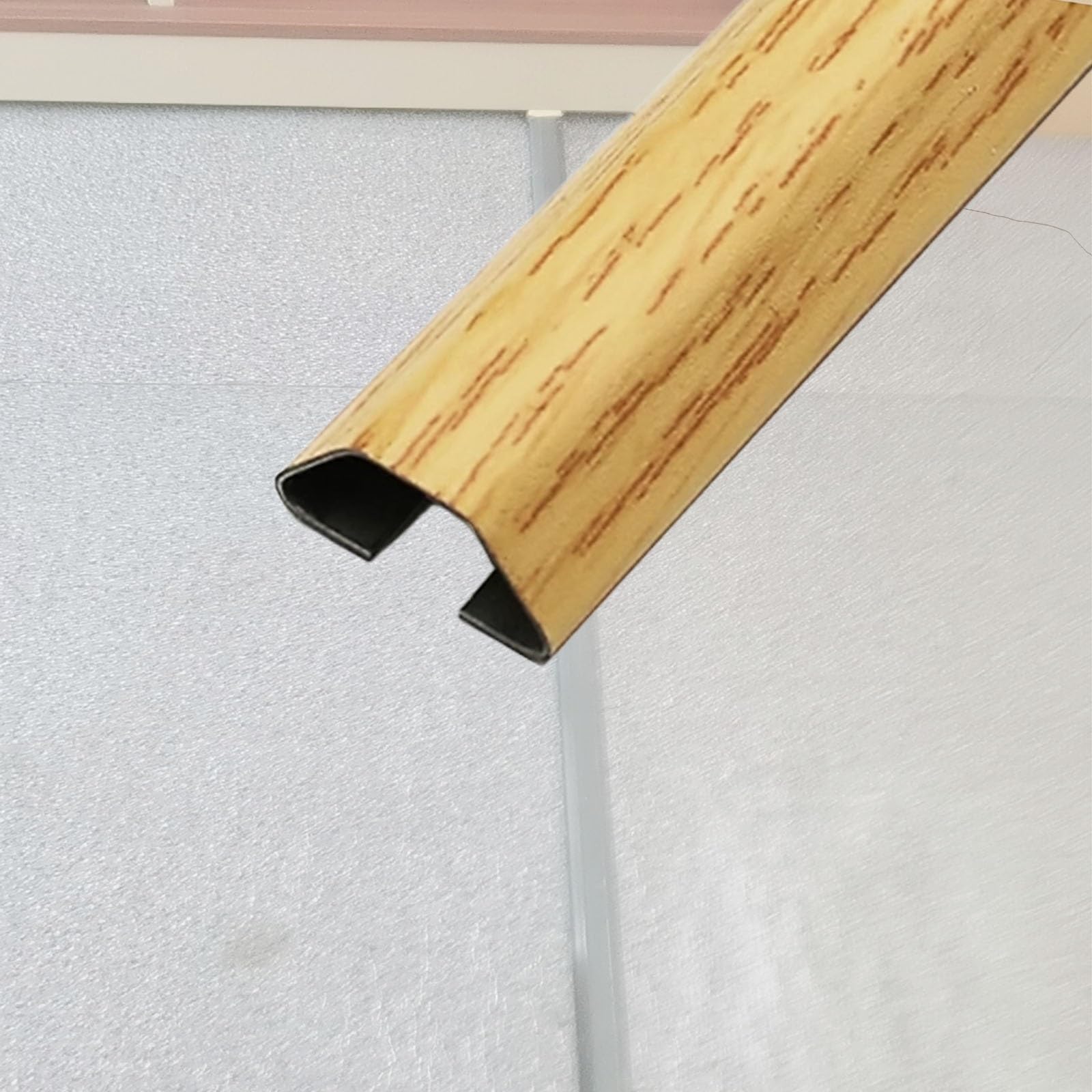 Kabelkanalabdeckung aus Edelstahl, 36 Zoll (ca. 91 cm) selbstklebender Kabelkanal, 2 Stück robuste Kabelabdeckungsstreifen (gelb, 3,9 Zoll (ca. 9,9 cm) breit) zum Verbergen von Kabeln und Le