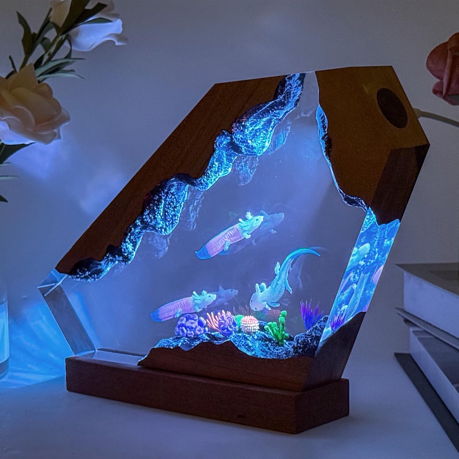 Axolotl Ocean Resin Lamp - Handmade Resin Night Light with USB Port, Variable Lights, Axolotl Gifts for Girls and Boys, Ocean Enthusiast Collectibles, Unique Birthday Gifts for Him & Her (10"x6")