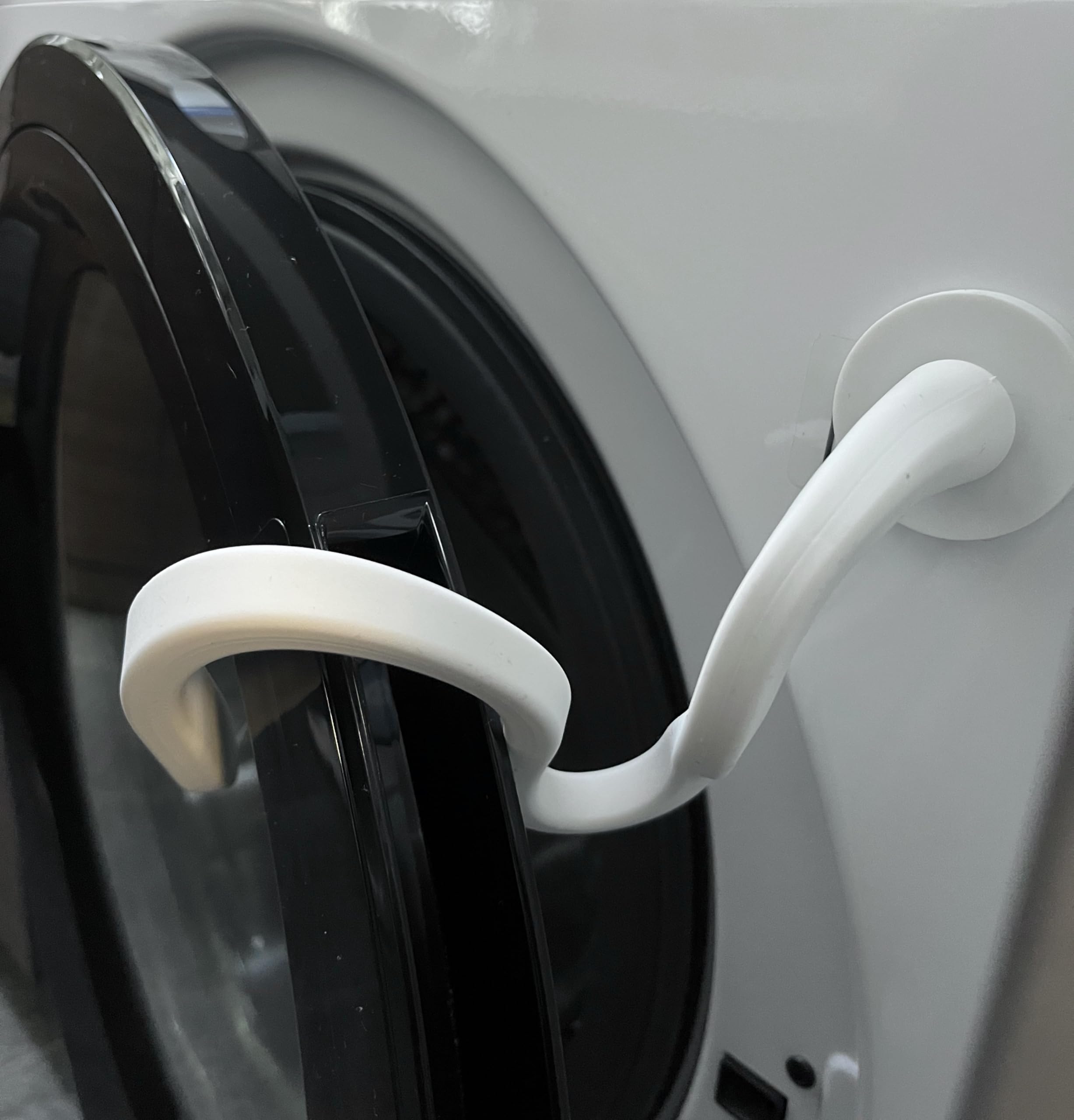 Qumox White Magnetic Front Load Washer Door Prop, Flexible Washing Machine Door Holder, Keeps Washer Door Open, Fits Most Washing Machines