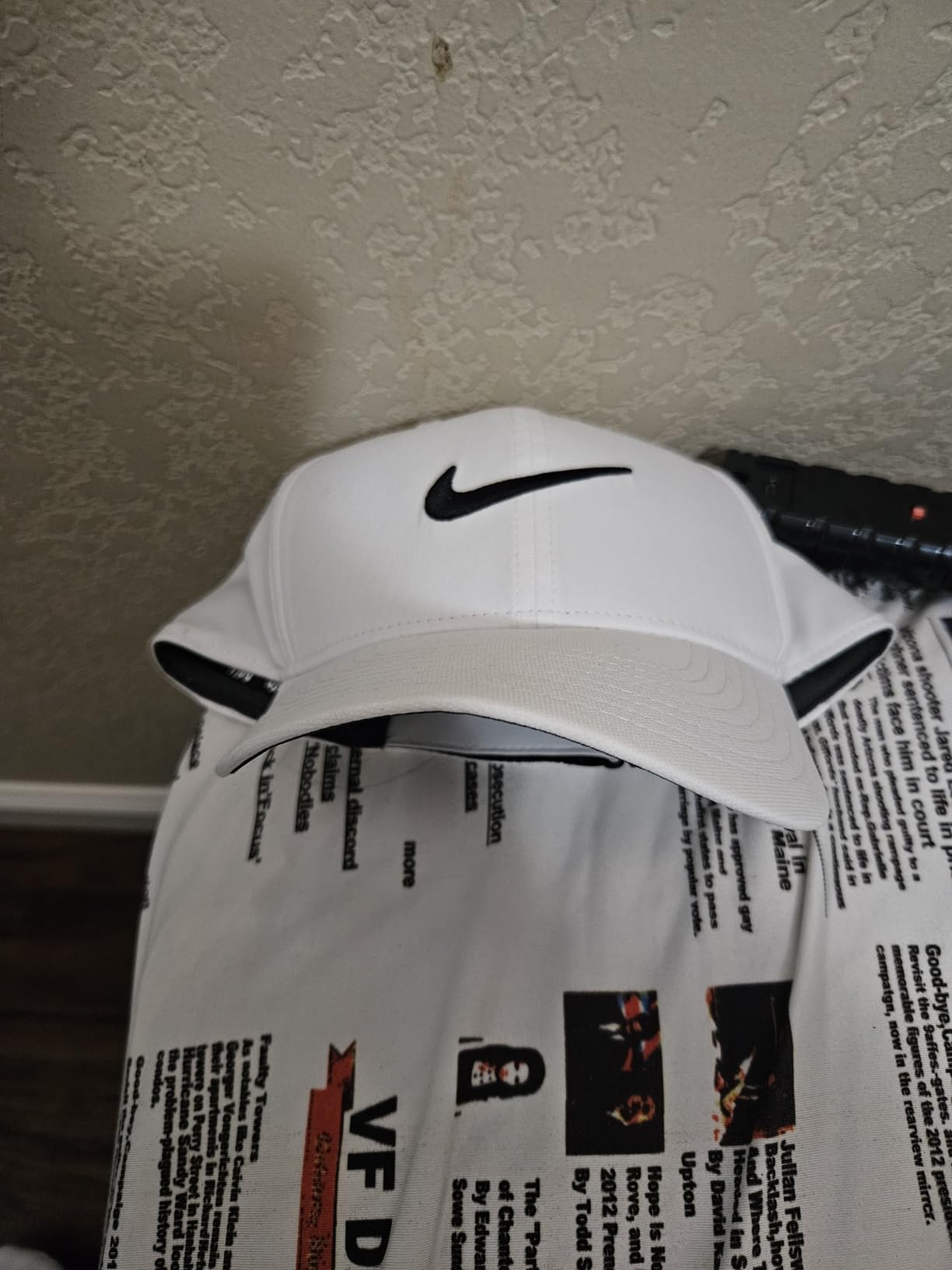 white nike golf cap