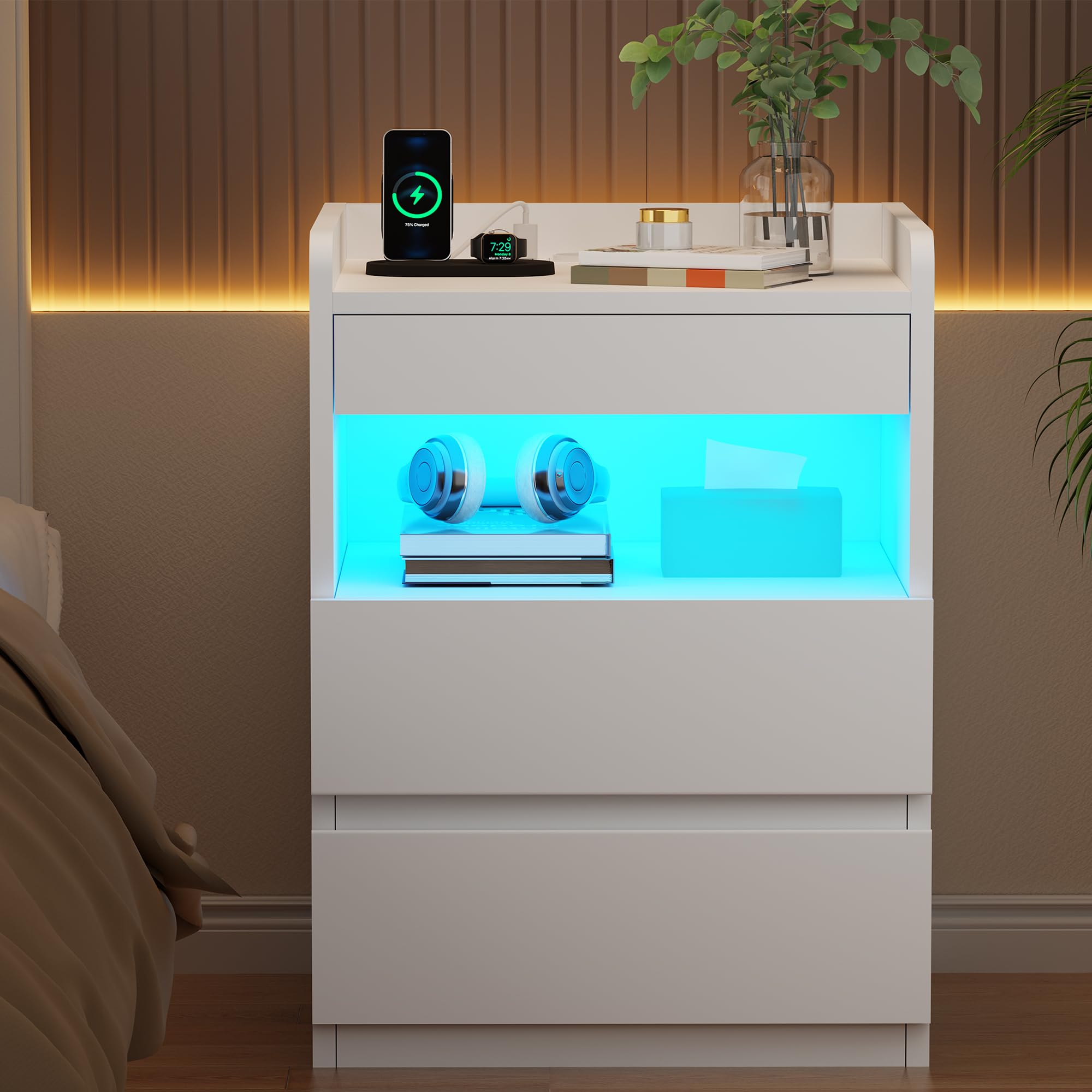 BEWISHOME Juego de 2 Mesitas de Noche,con Compartimento Oculto,con Luces LED y Estación de Carga Mesas Auxiliares(2 Tomas AC 2 Puertos USB),para Salón,Dormitorio (Blanco) EFCG02W
