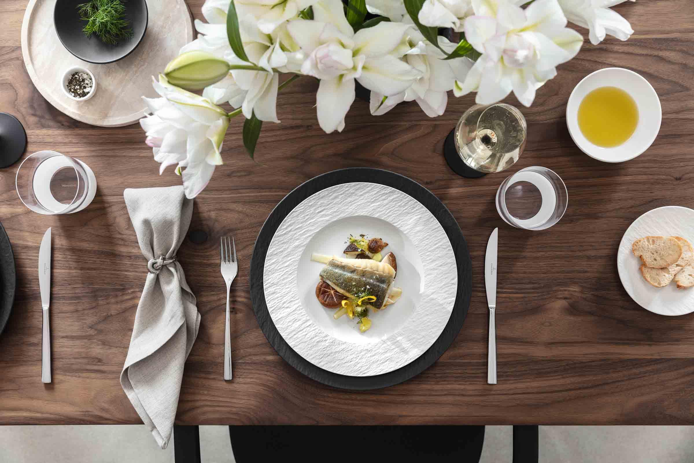 Villeroy & Boch Manufacture Rock Ice 12-teiliges Geschirrset, Teller und Schüsseln, Weiß glänzend, Spülmaschinenfest, Mikrowellensicher, Premium Porzellan, Made in Germany