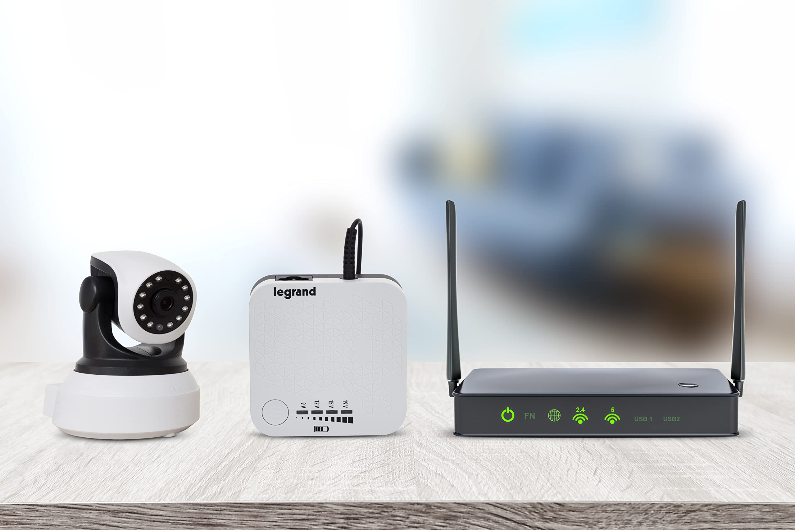 Bticino Legrand UPS Gruppo di Continuità Keor DC, per piccoli dispositivi alimentati in corrente continua, come router, telefoni, switch, videocamere, spina italiana, 25W,Autonomia fino a 90 min/Modem