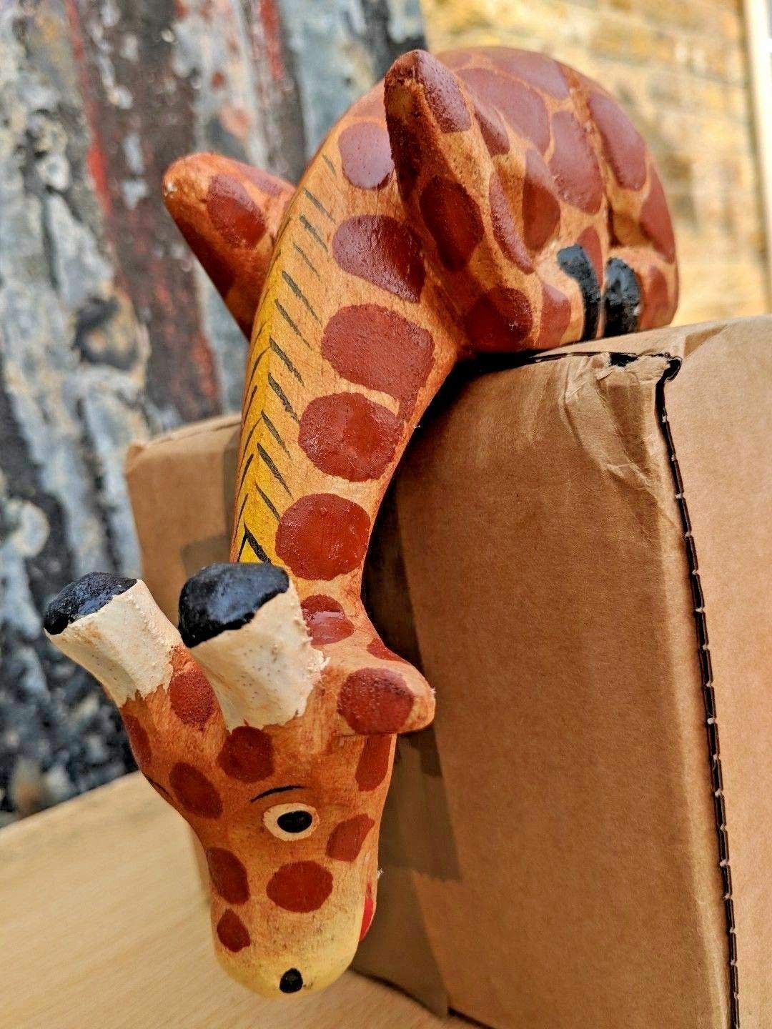 Ayasal Be-Creative New Hand Carved Fair Trade Wooden Shelf Safari Sculpture Sitter (Giraffe Only)