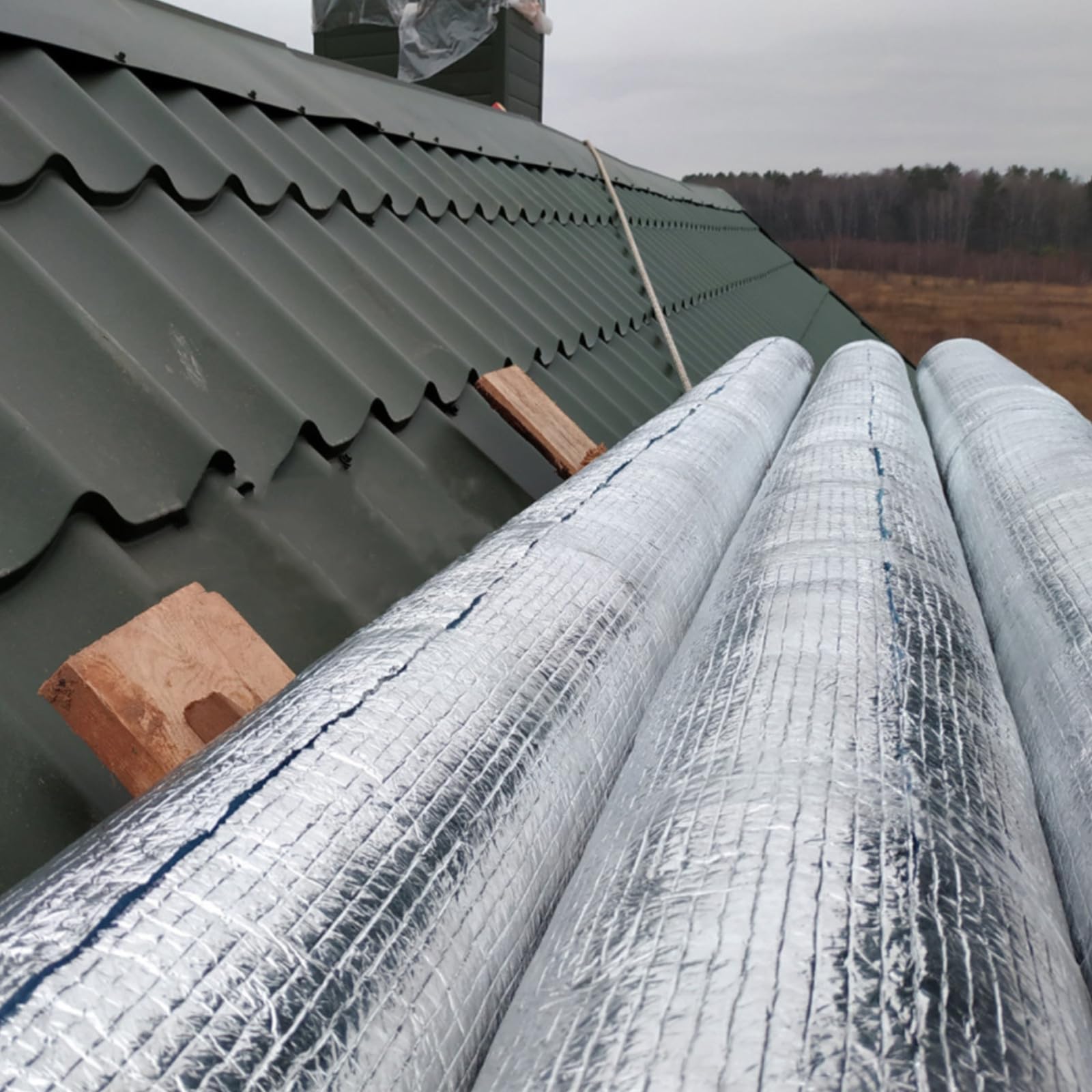 VANZACK Reflektierende Aluminium Luftpolsterfolie als Dämmrolle mit Wärmeeffekt und Einfacher Zuschnitt für Dächer und Gewächshäuser zur Isolation in Sommerferien
