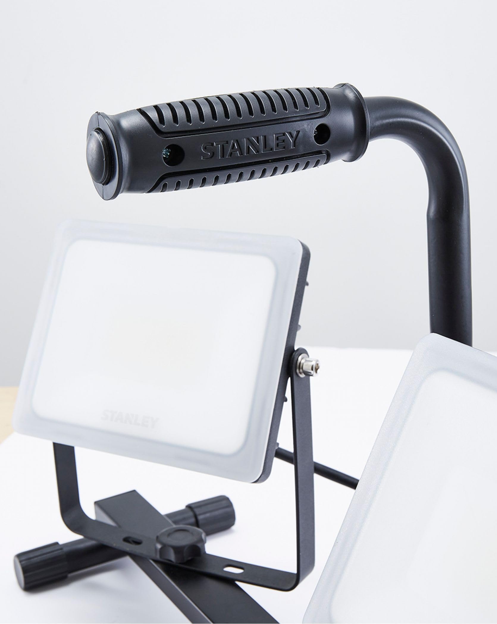 Stanley SXLS37952E 2 x 30w Twin LED Luz de Trabajo 230V, IP65, 4000K