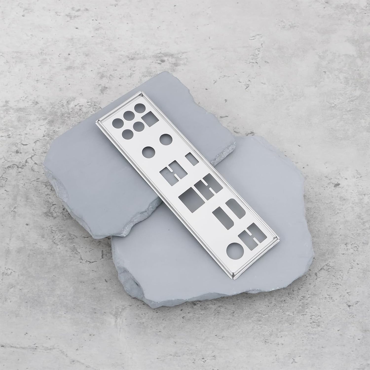 Placa traseira de proteção E/S MSI PRO B760-P WiFi DDR4: Review 30 dias