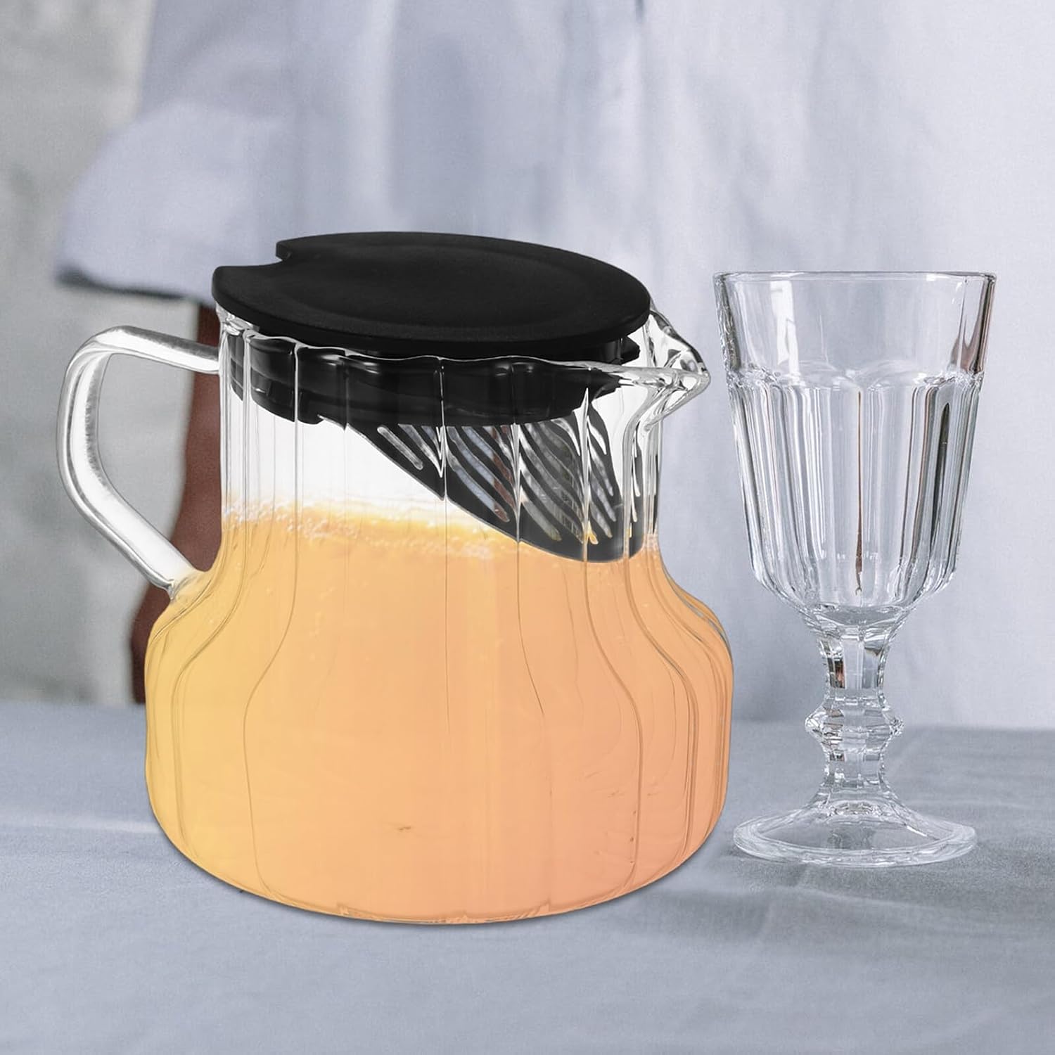 Ciieeo Glass Coffee Pot and Tea Steeper Pitcher 550ml with Black Lid Vertical Stripe Pattern Borosilicate Glass Manual Pour Server for Home Brewing and Iced Coffee