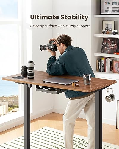 Miniatura 3 de ErGear Escritorio eléctrico de pie de altura ajustable, escritorio de 48 x 24 pulgadas con toma de corriente oculta, bandeja de enchufes,